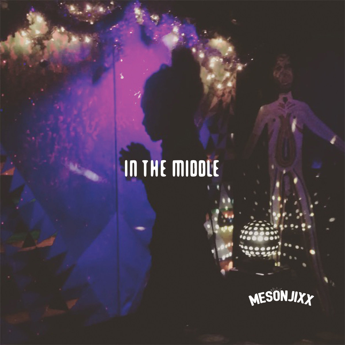 Mesonjixx - In The Middle