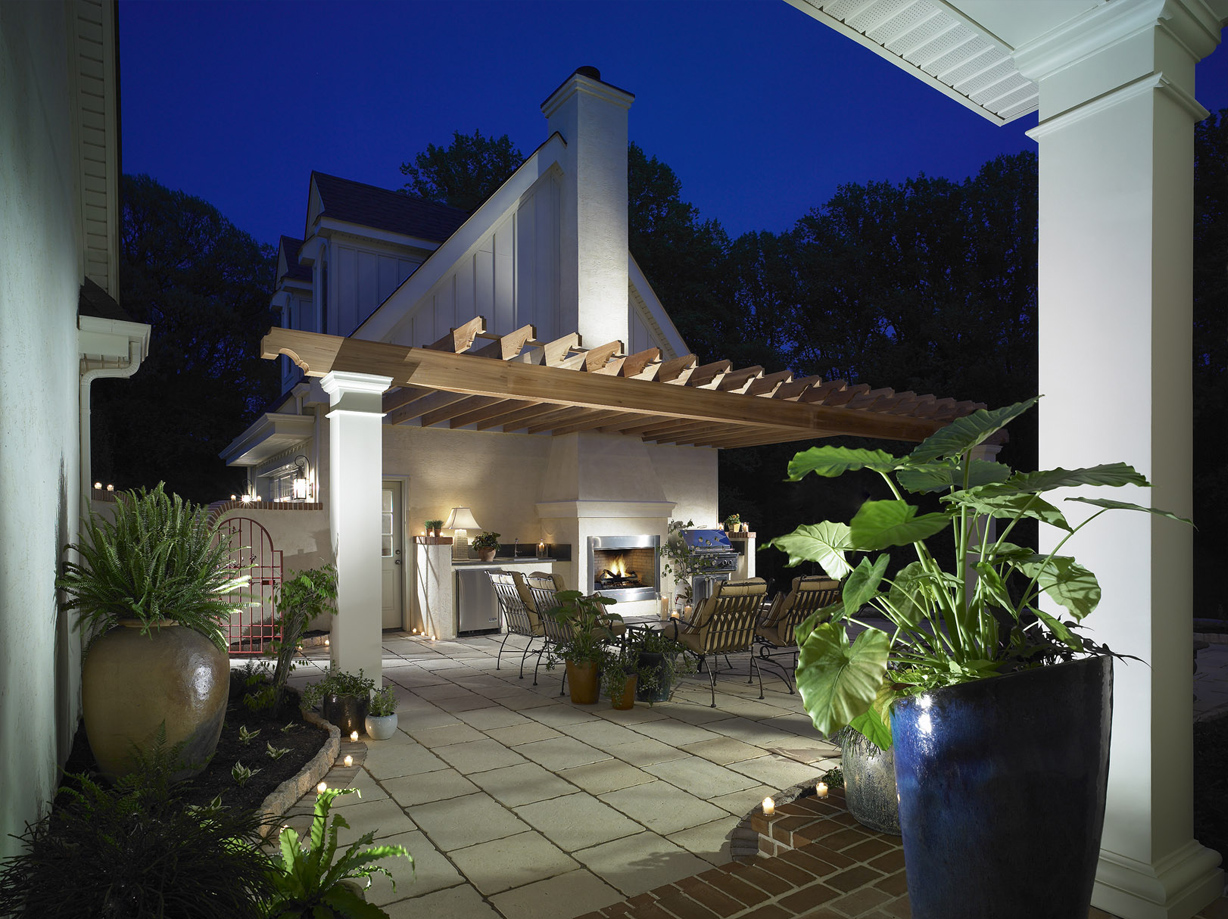 BurrowsRidge Outdoor Terrace.jpg