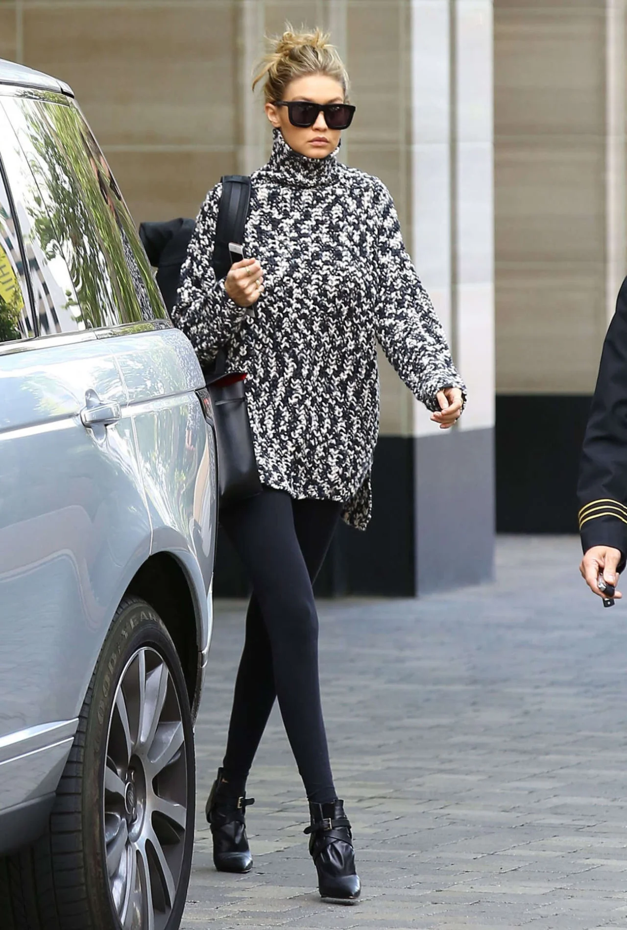 paradis basics gigi hadid 1.jpg