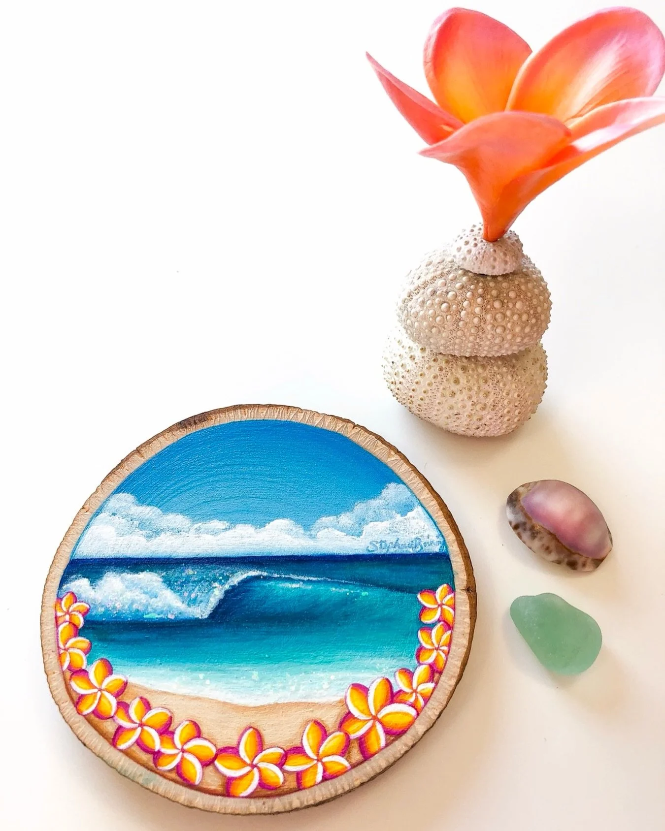 It&rsquo;s finally sunny again here! We&rsquo;ve had a lot of rain and cloudy days lately, which I don&rsquo;t mind! But it&rsquo;s nice to feel the warmth of the sun on my skin again ☀️🌊🌸
&bull;
#stephanieboinayart #stephanieboinay #wave #hawaii #