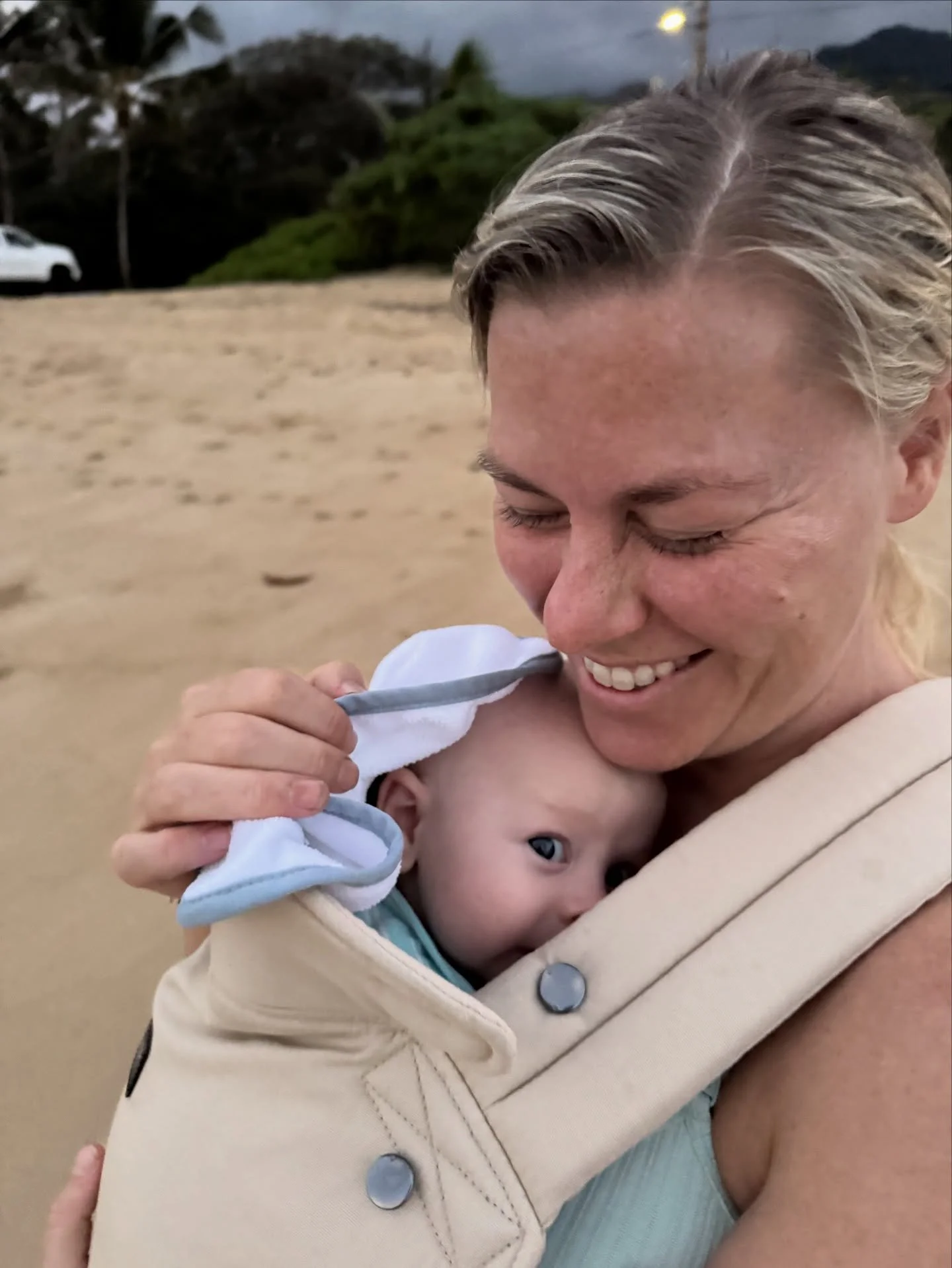 Love this little kiddo ❤️

#baby #babywes #mom #momlife #artistmom #hawaii