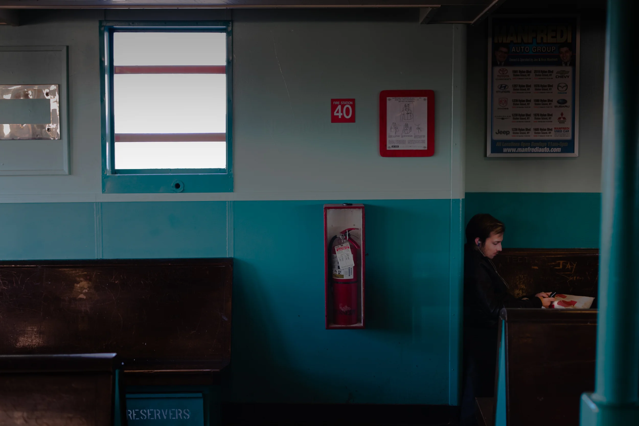 StatenIslandFerry(Maninbluescene).jpg