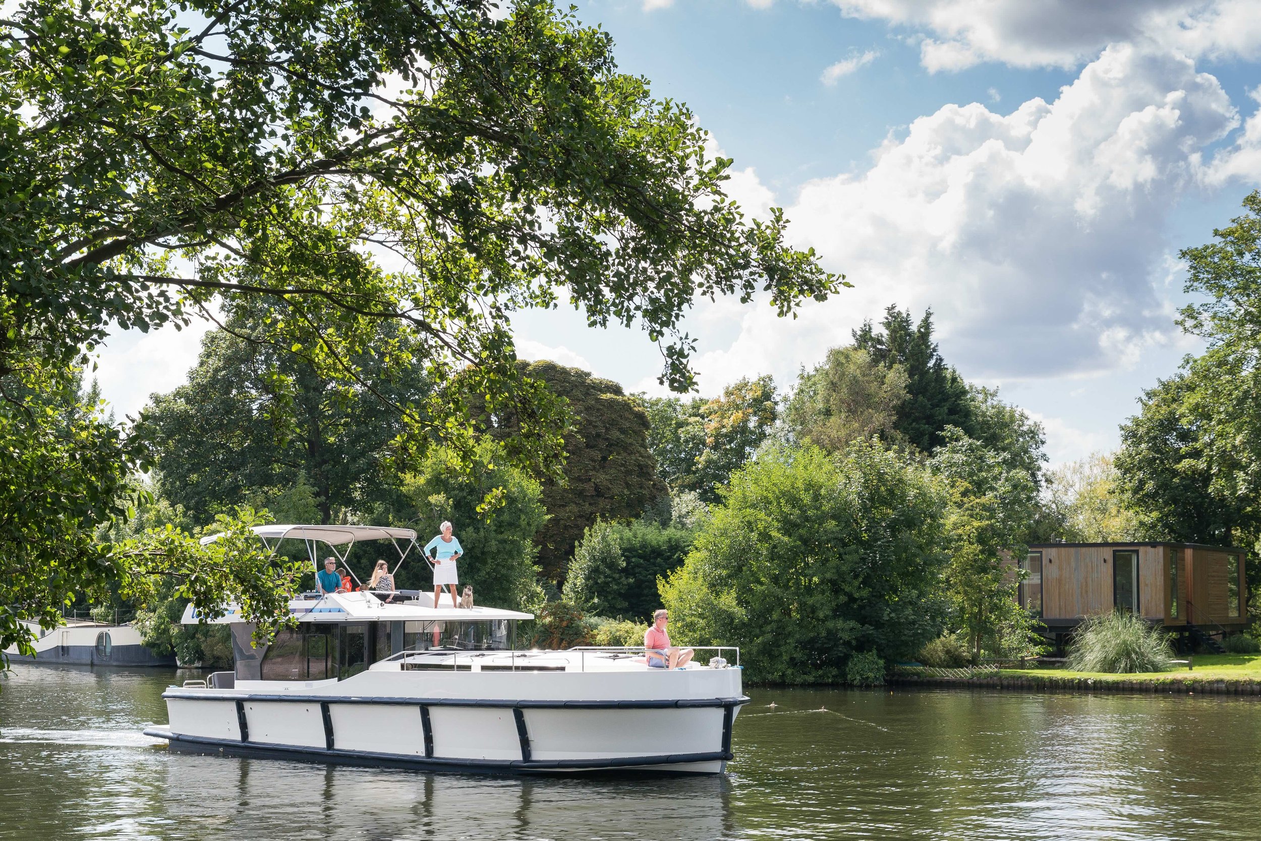 Boaters-On-A-Sunny-Day_England_Destination_4716x3148_2025.jpeg
