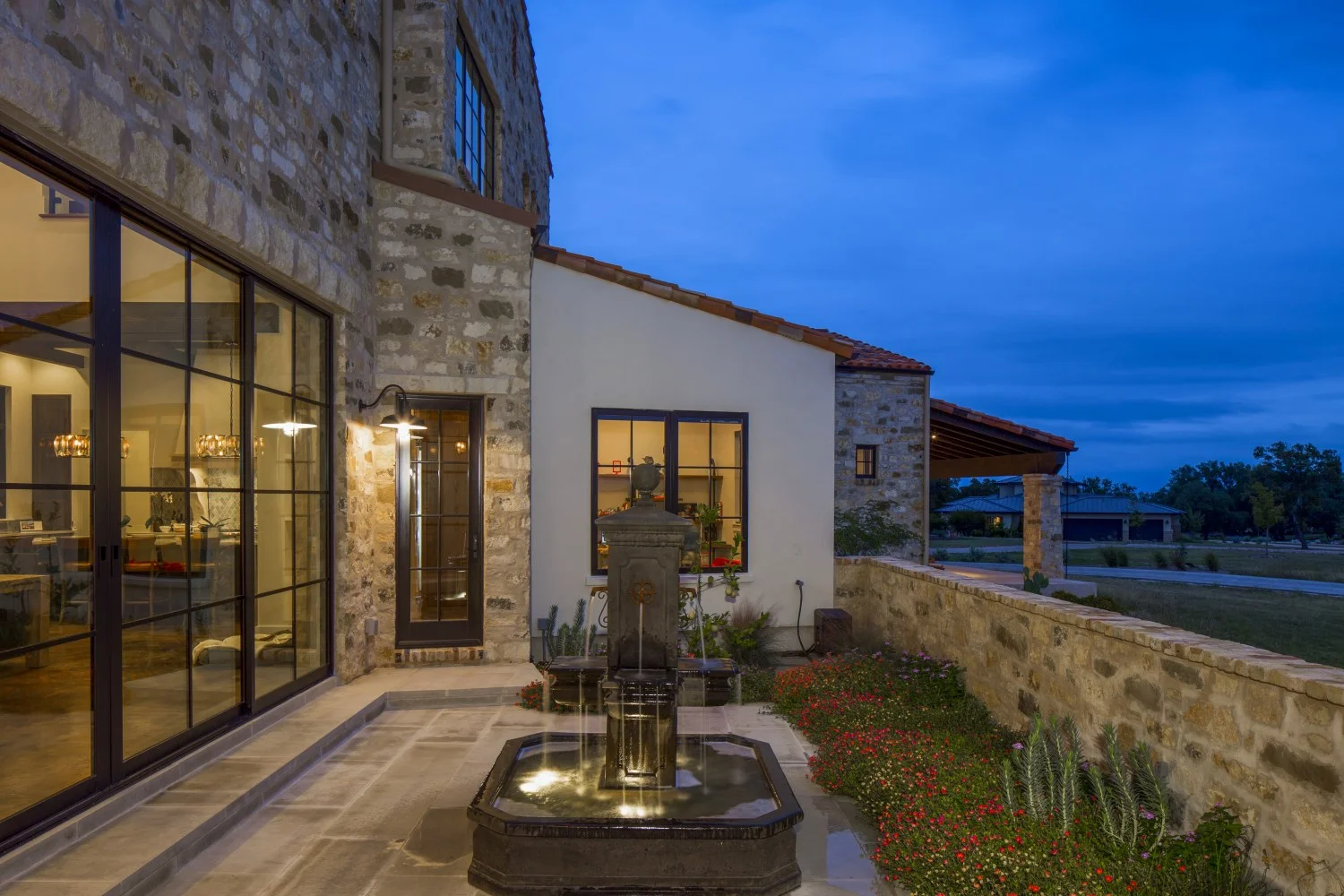 Architecture Home Contemporary italian farmhouse courtyard