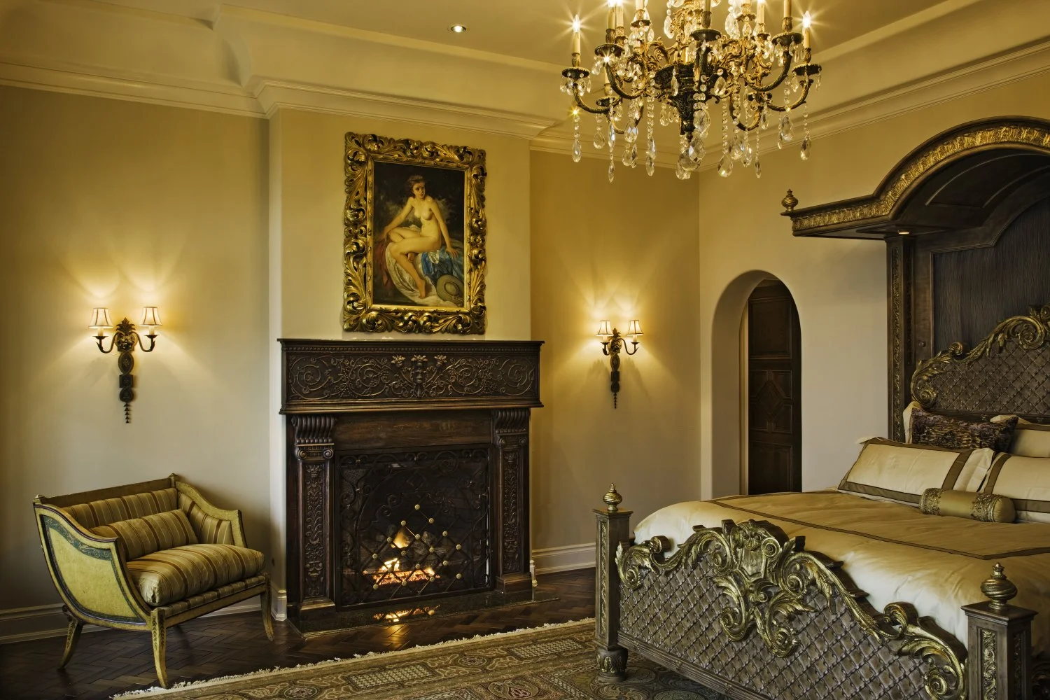 Architecture-Home-Lakeside-Estate-16-master bedroom.jpg