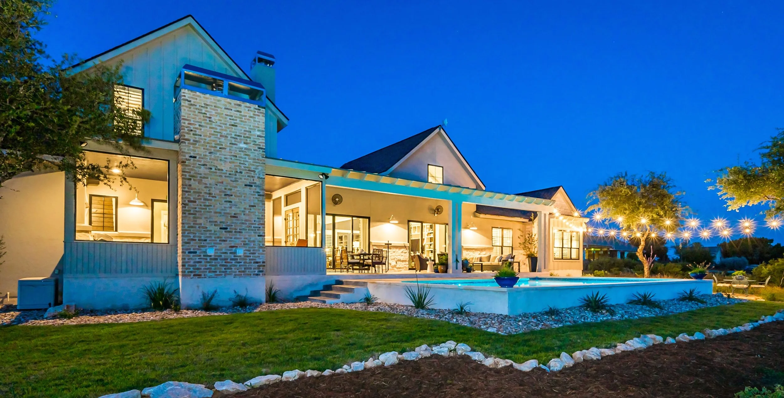 Classic Farmhouse Vanguard Studio Architect Austin, Texas