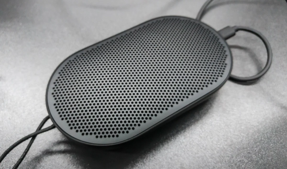 bang & olufsen beoplay p2 review