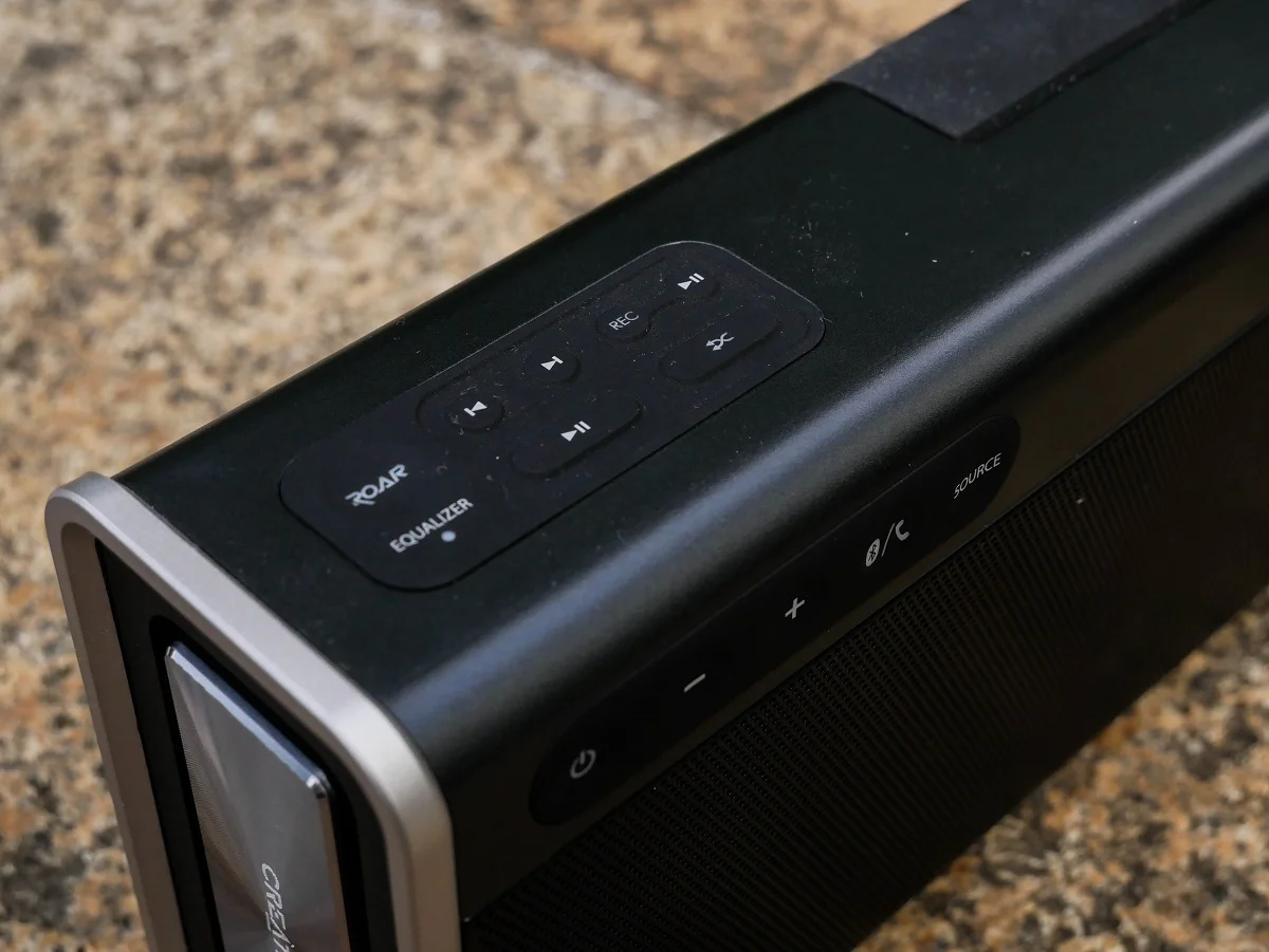 creative iroar go watts