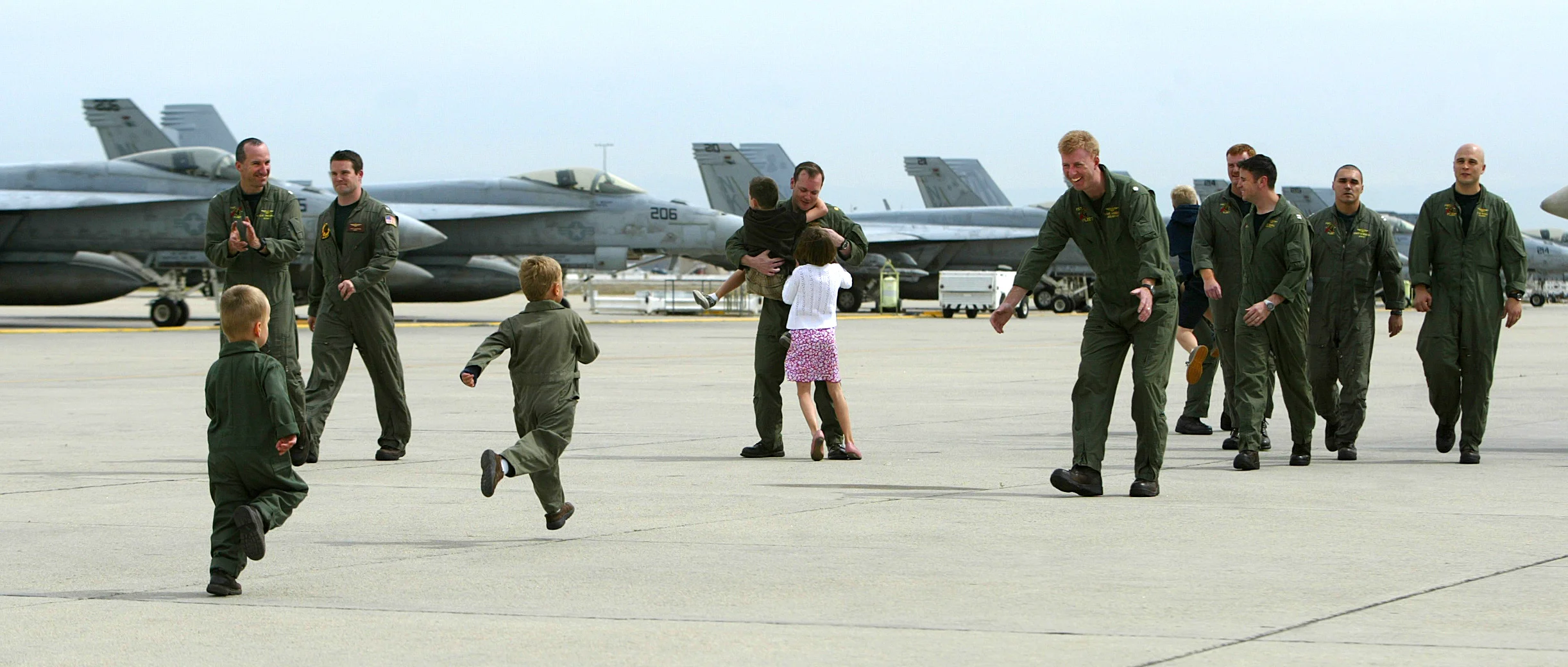Lemoore Naval Air Station pilots family homecoming - Editorial photography by Christian Parley of ParleyShot Commercial Photography in Fresno