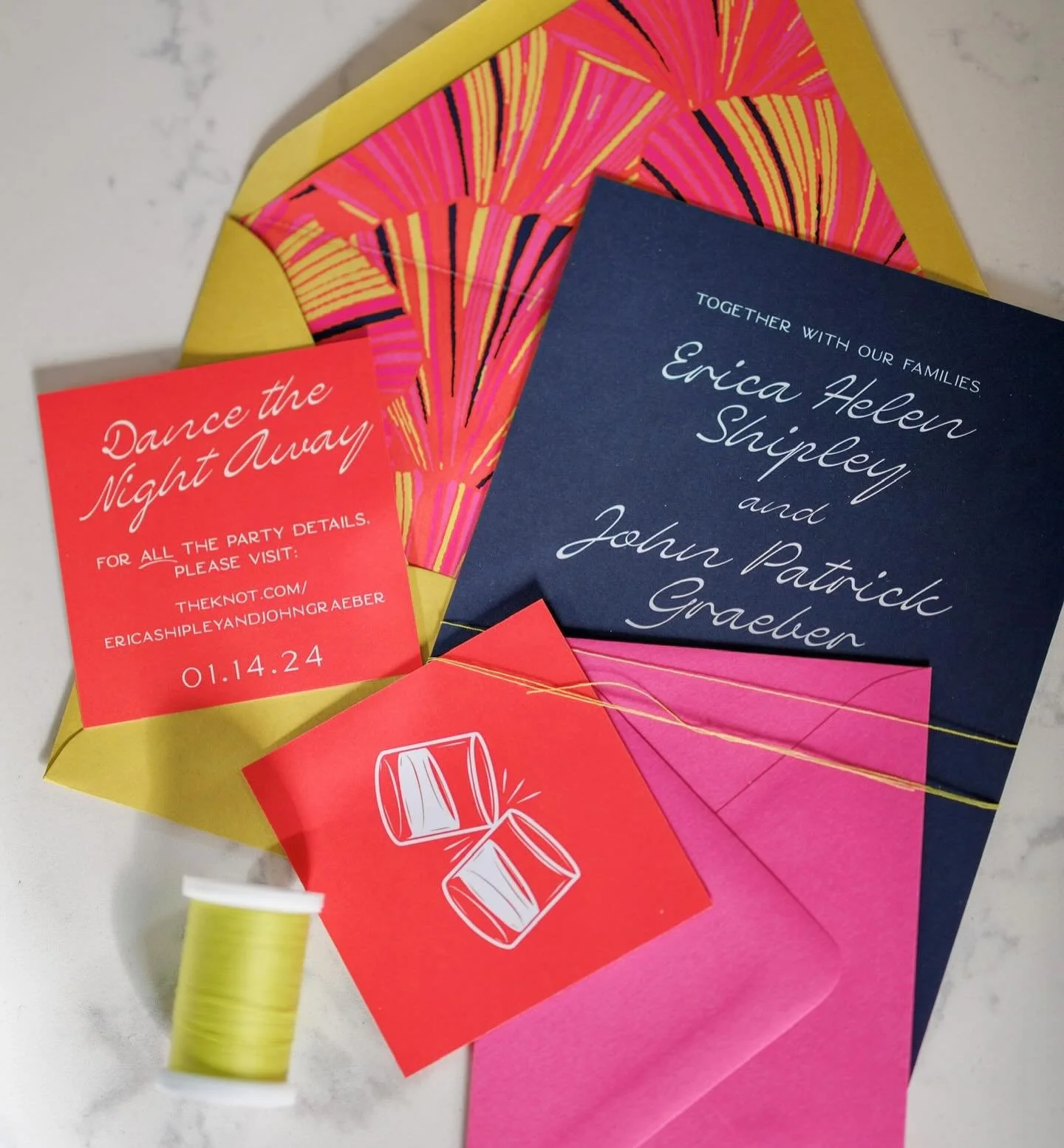 Will forever be a favorite color combo and envelope liner! 💕
&bull;
&bull;
&bull;
Thank you for letting me have sooo much fun with this, @ericahshipley @saramustevents! 💌