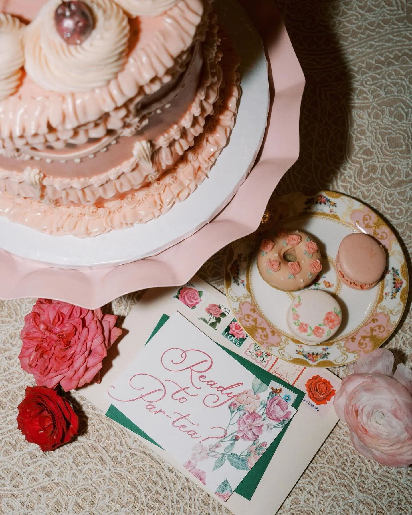 An epic party for a fave @whatkikibought! 🎀 
&bull;
&bull;
&bull;
I don&rsquo;t know how or why I never shared these shots of Kiki&rsquo;s 40th birthday party by @shotsbycamille&hellip;because everything from the invites to the scroll menus to the c