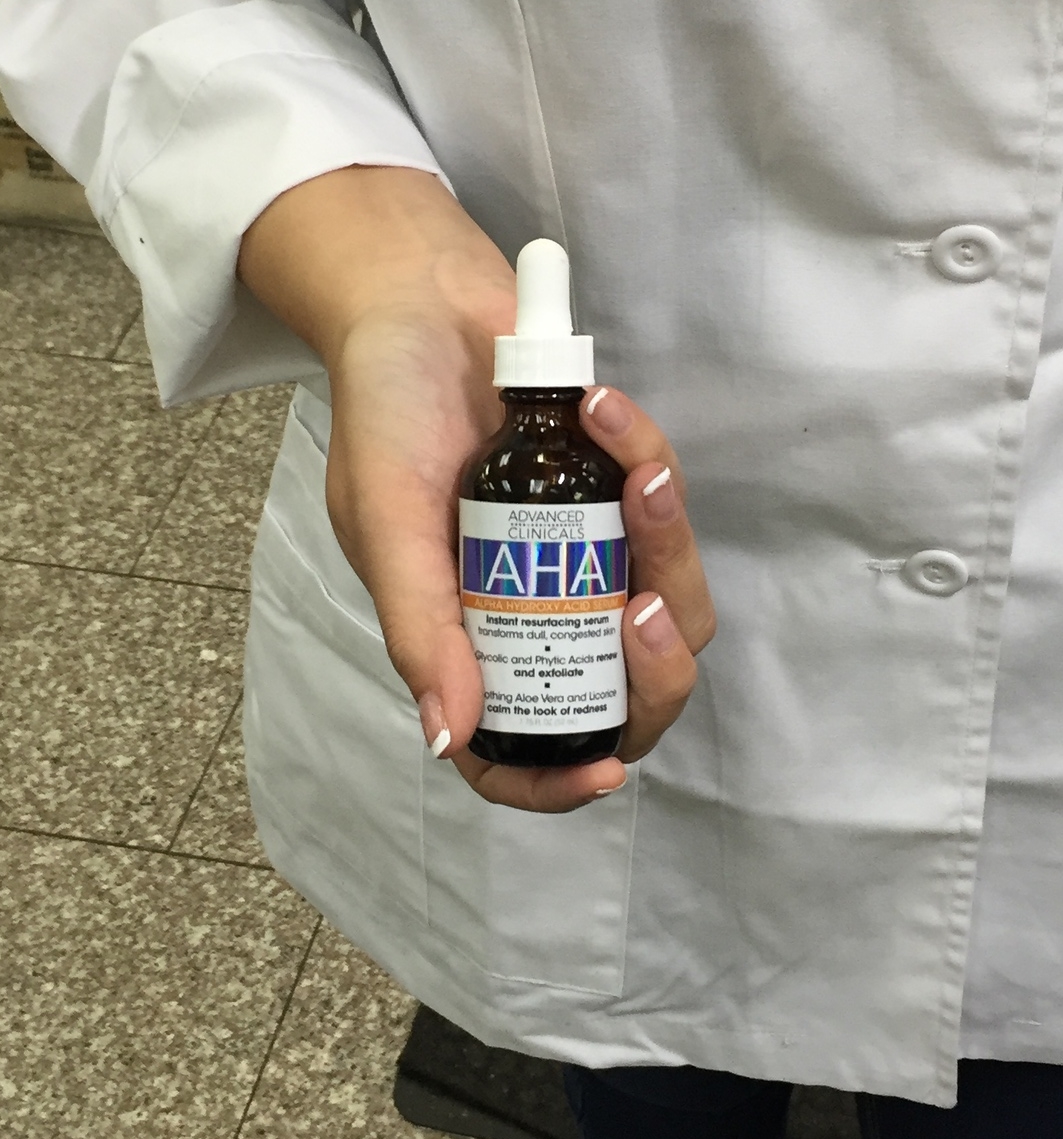 #Chemisthand #AdvancedClinicals #Faceserum #LabArt #chemistrygenius