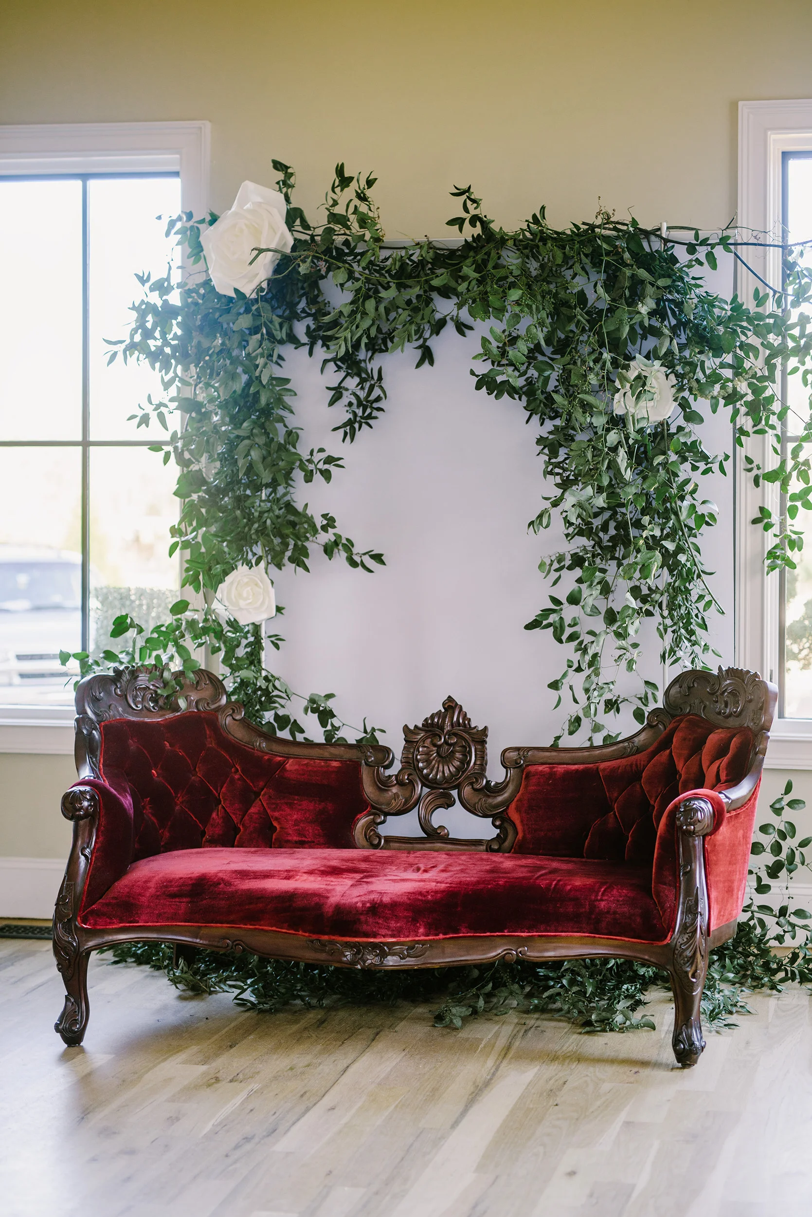 Settees And Sofas Evermore Classic Vintage Wedding Rentals