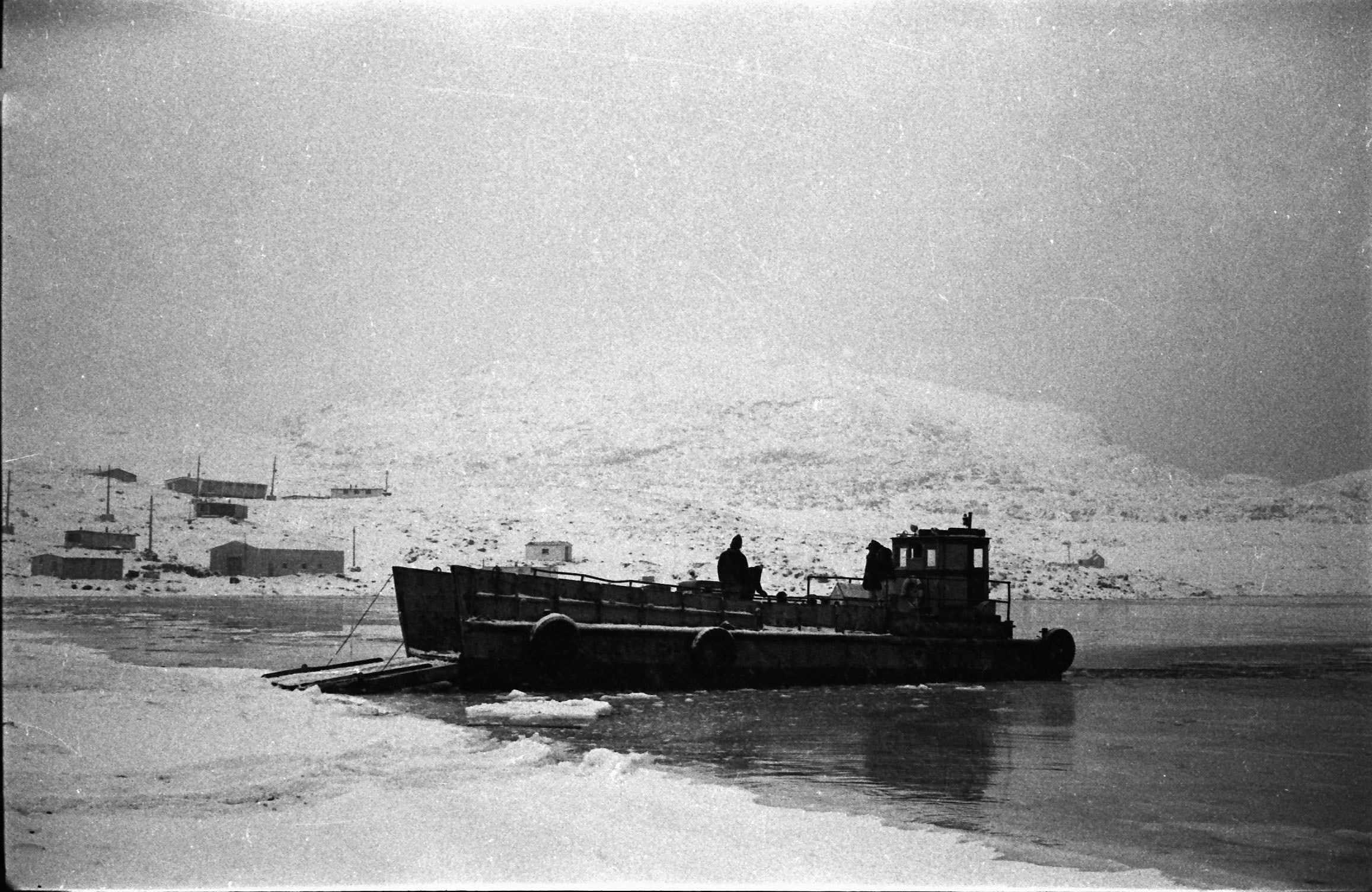 barge.jpg