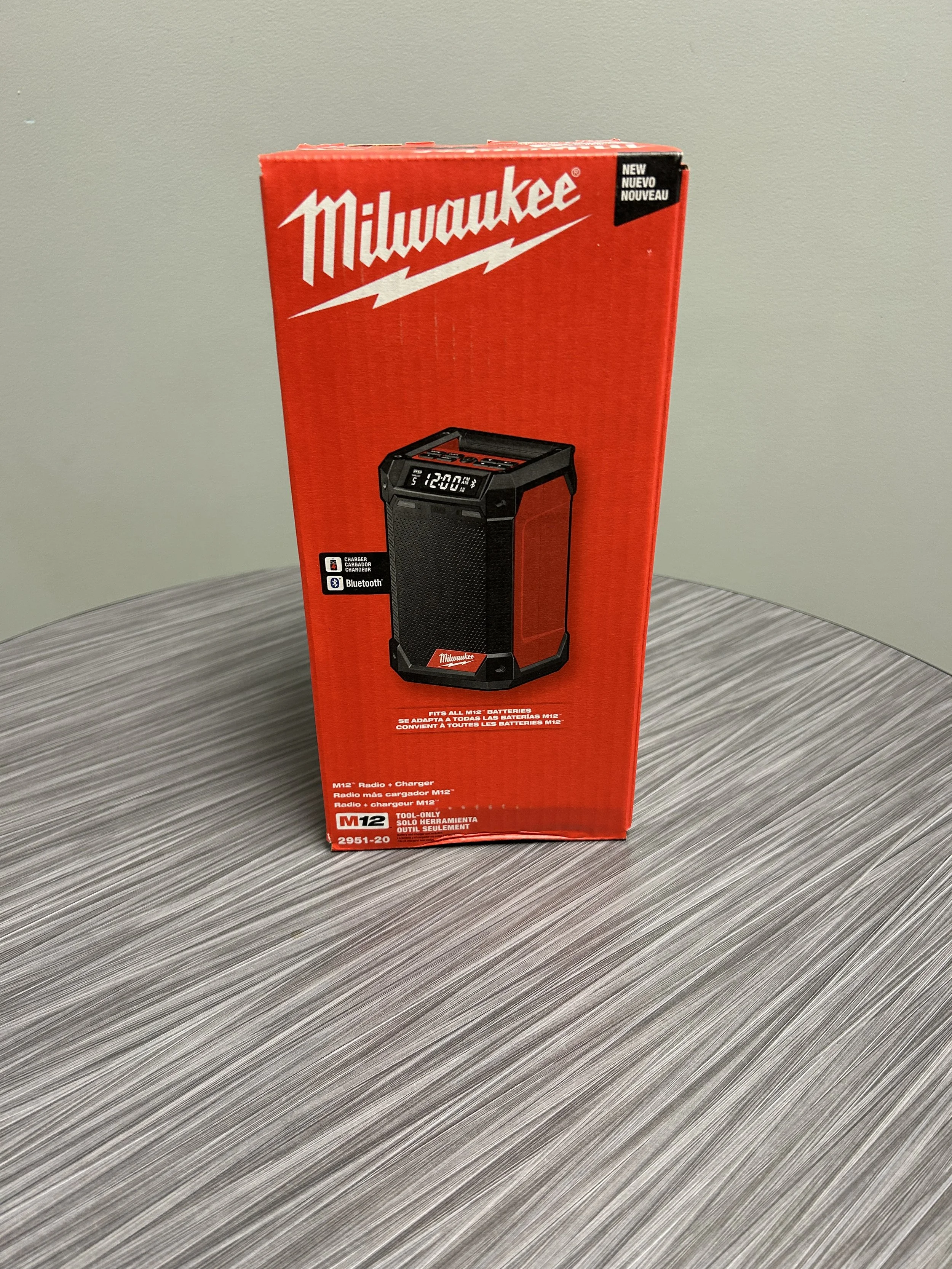 Milwaukee M12™ Radio + Charger