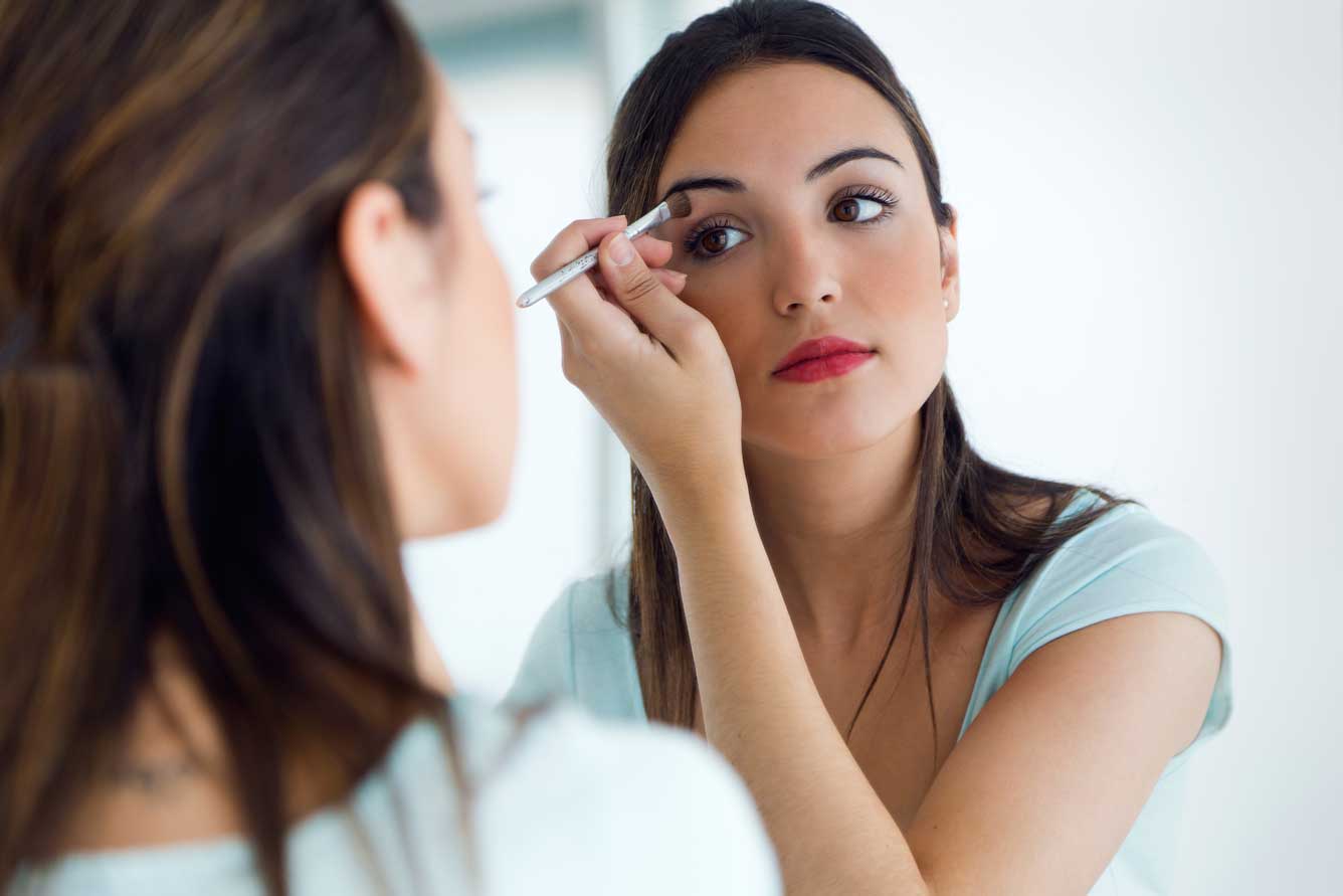 How Wearing Makeup Could Be Hurting Your Business 