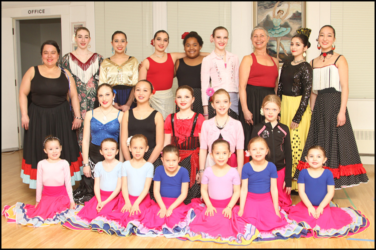 Back: Michelle Etchart, Alexia Clarke, Amy Manuel, Miranda Cavaliere, Triana Clarke, Chantalle Anderson, Barb Scapinello, Julia Dobson-Gill, Felize Omori. Middle: Nia Kuzio, Hannah Manuel, Peyton Rotvold, Megan Voigt, Reese Horsman. Front: Sadie Stewart, Elaina Pickering, Mikayla Manke, Sedona MacDonald, Danika Fader, Emmry Horsman, Kate van Rensburg. Absent: Danica Guichon, Ronnie Guichon, Alicia Rizzardo, Dani Kuzio, Alejandra Diez, Ayla Wall.