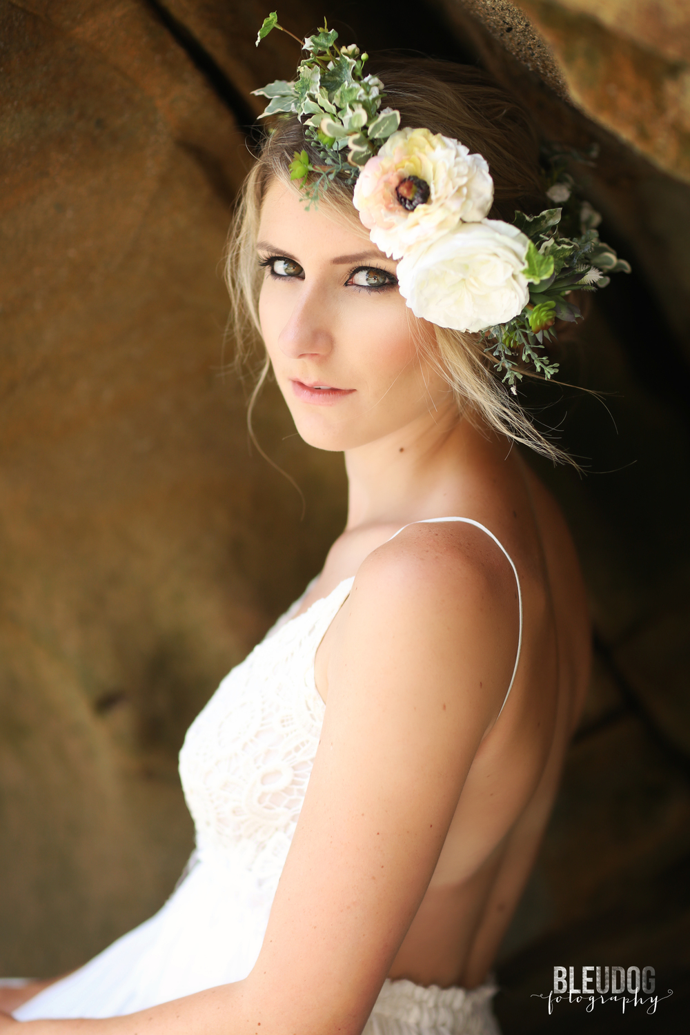 9 Unique Flower Crown Styles — The Overwhelmed Bride // Wedding Blog +  SoCal Wedding Planner