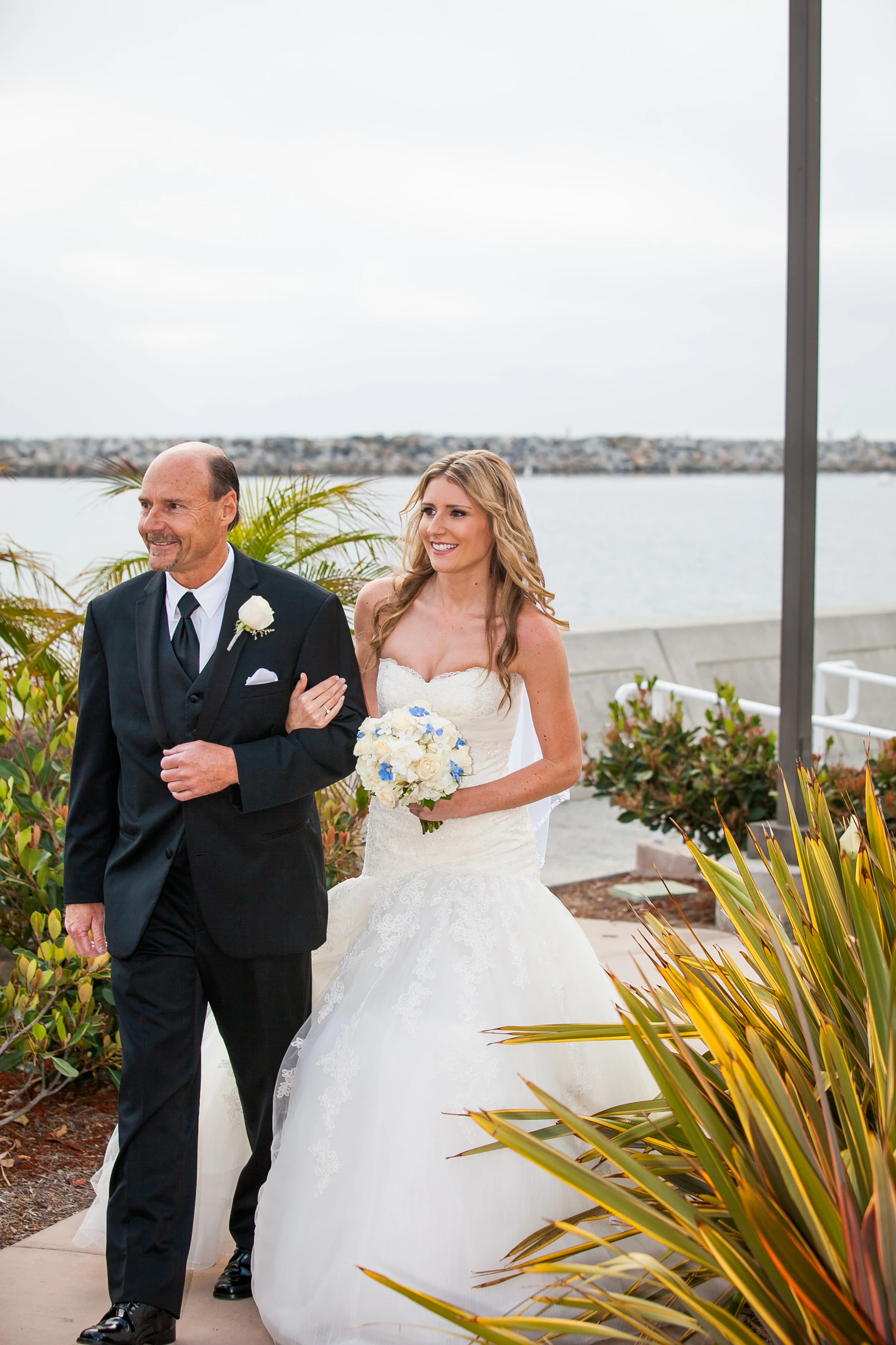 Who Should Walk Me Down The Aisle The Overwhelmed Bride Wedding
