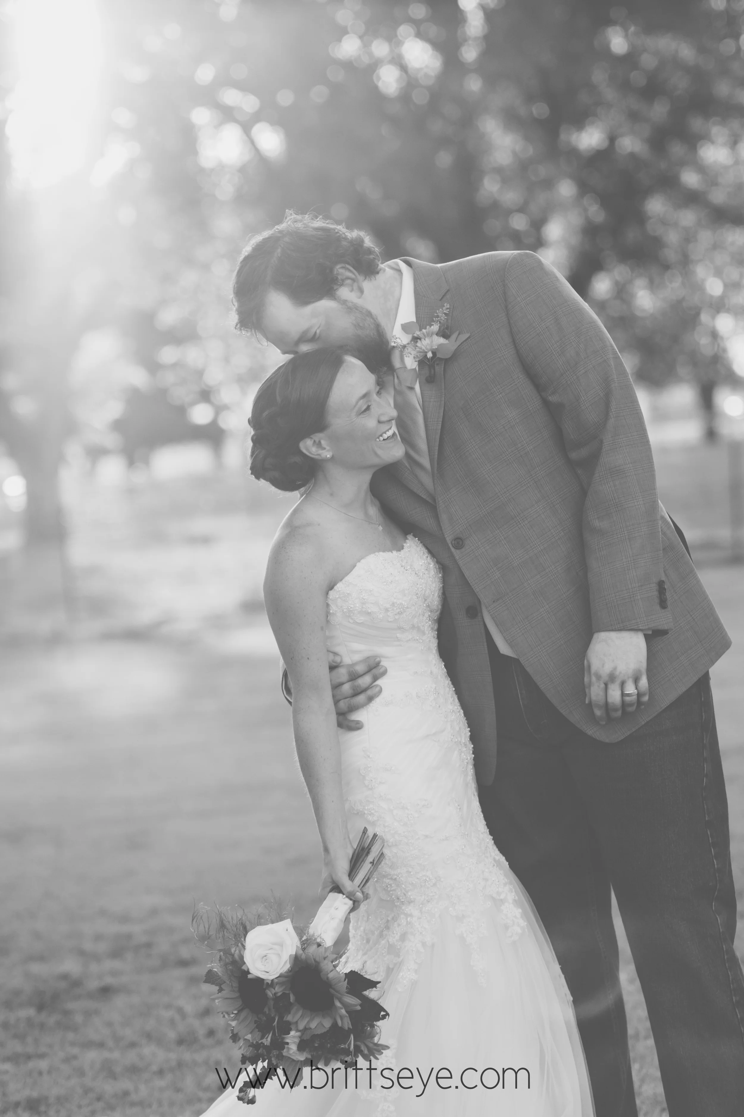 rustic oklahoma wedding photography - rustic intimate oklahoma wedding at Darlington Chapel