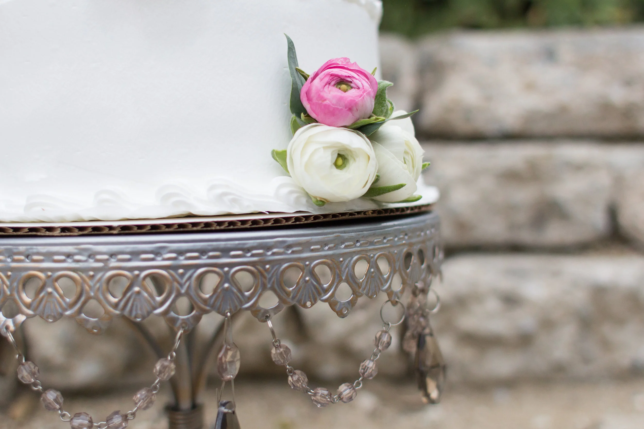 A DIY Vintage-Inspired Pasadena Wedding by T. Wu Photography