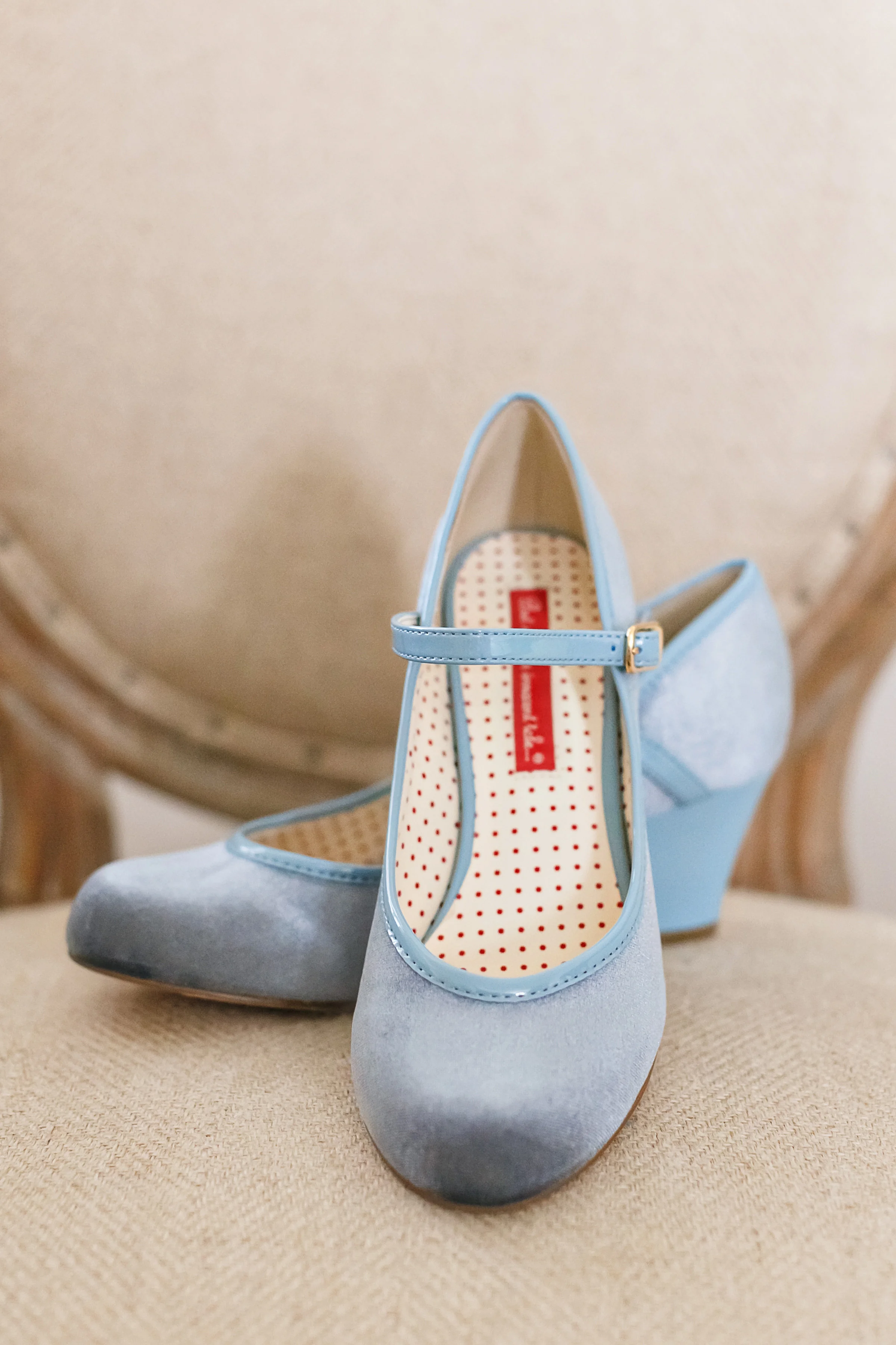 Quirky, Classy Virginia Wedding at The Vintager Inn