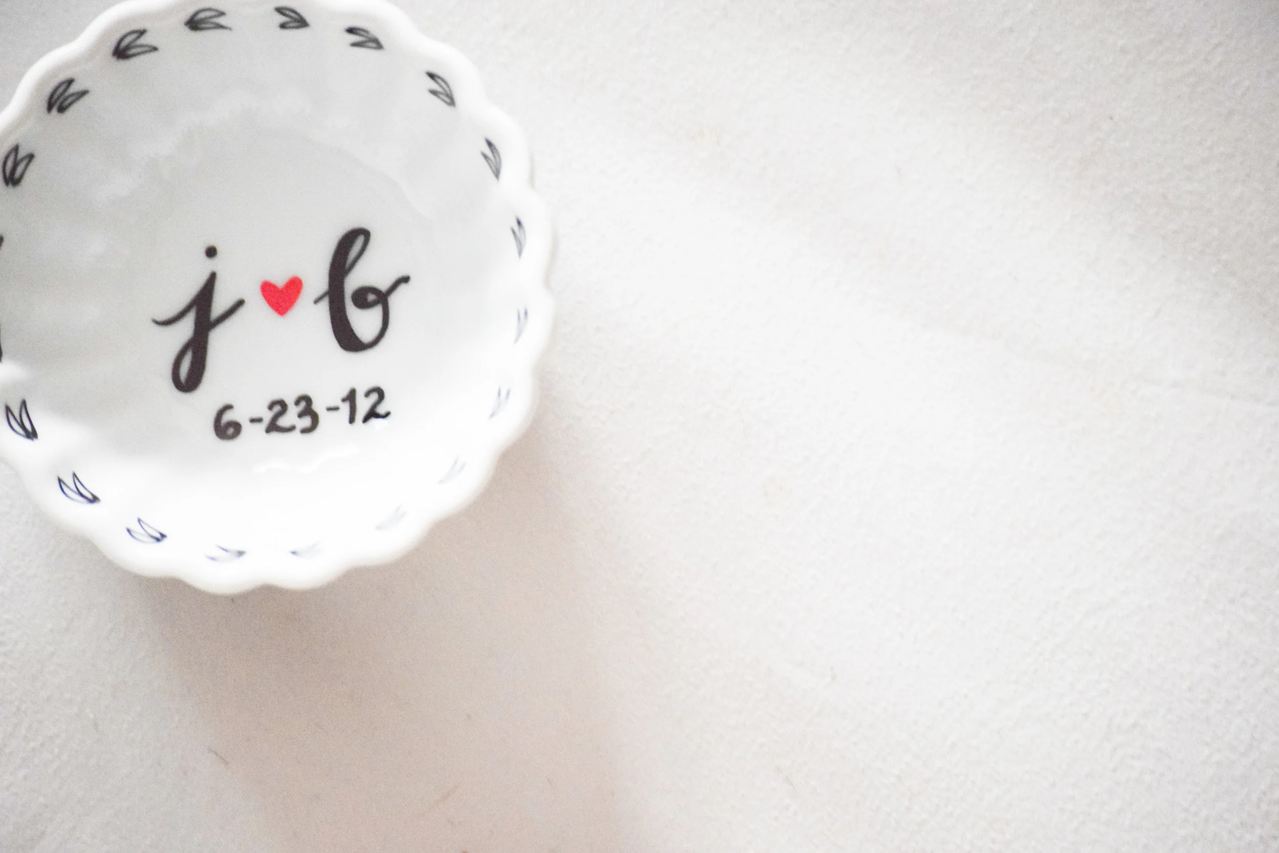 engagement ring holder, ring dish - Bowhead Design