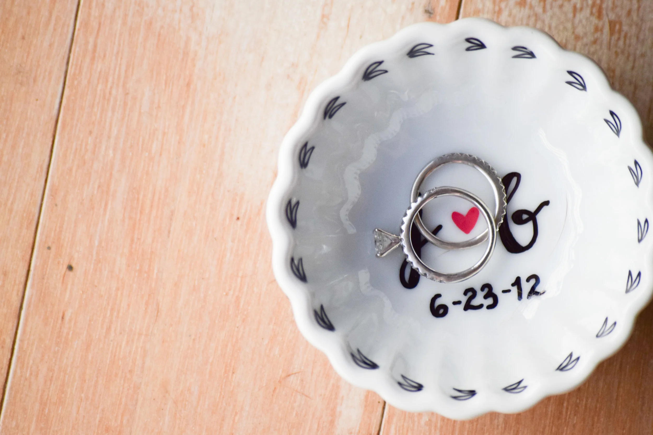 engagement ring holder, ring dish - Bowhead Design