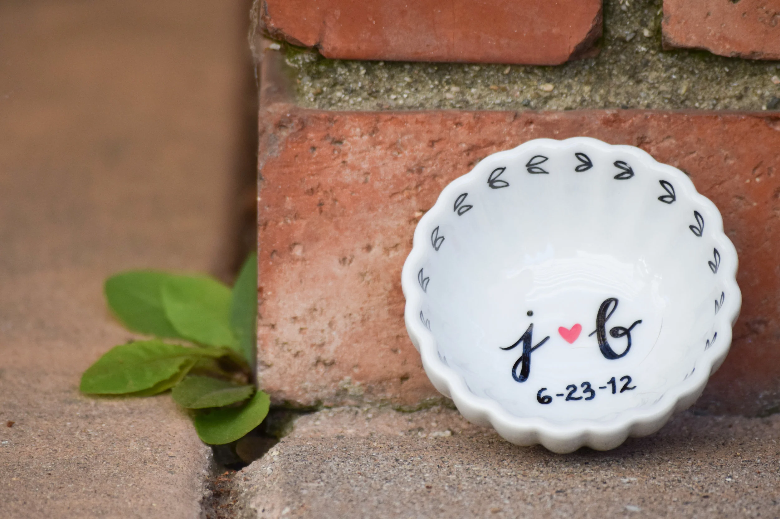engagement ring holder, ring dish - Bowhead Design