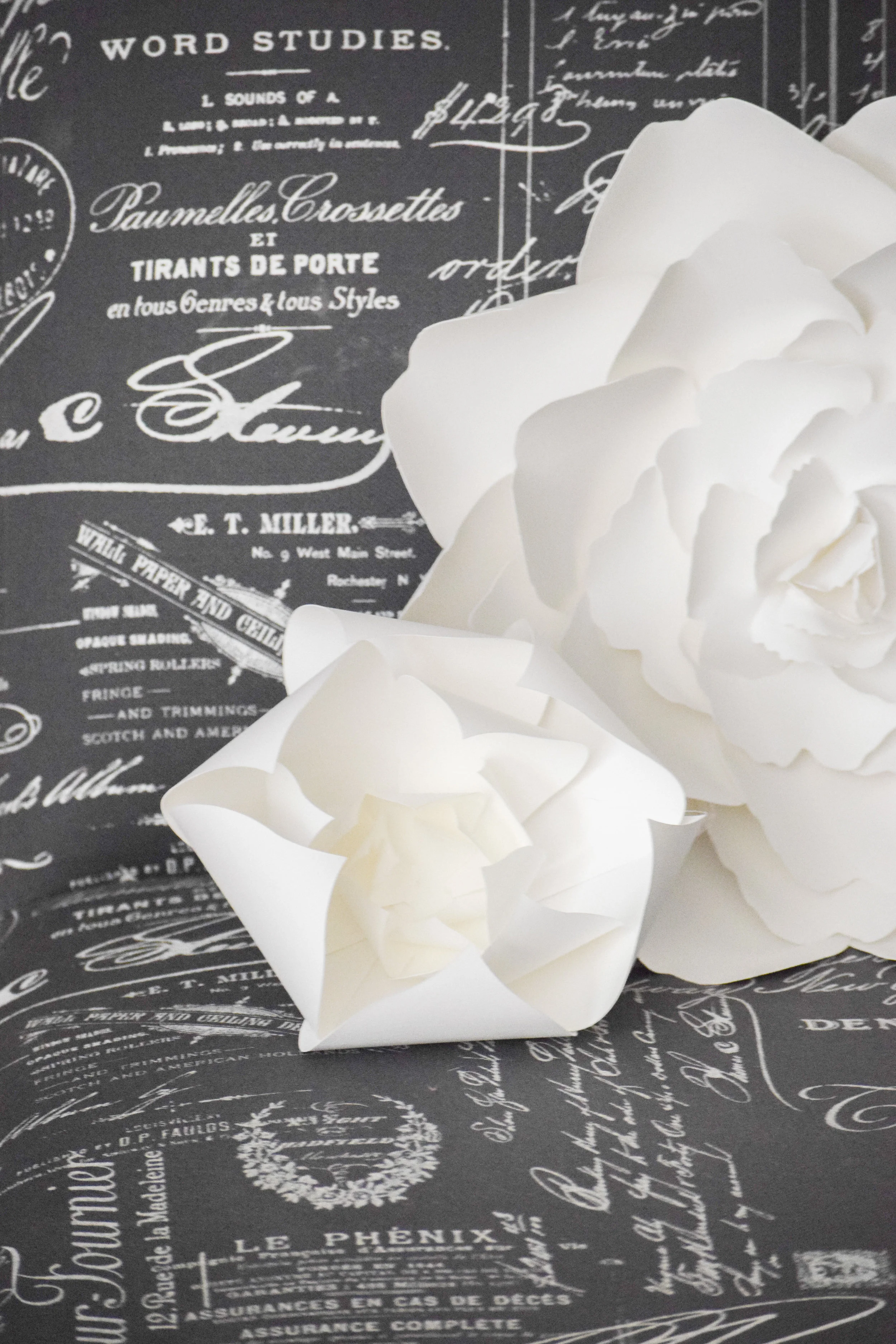paper flower wedding decor