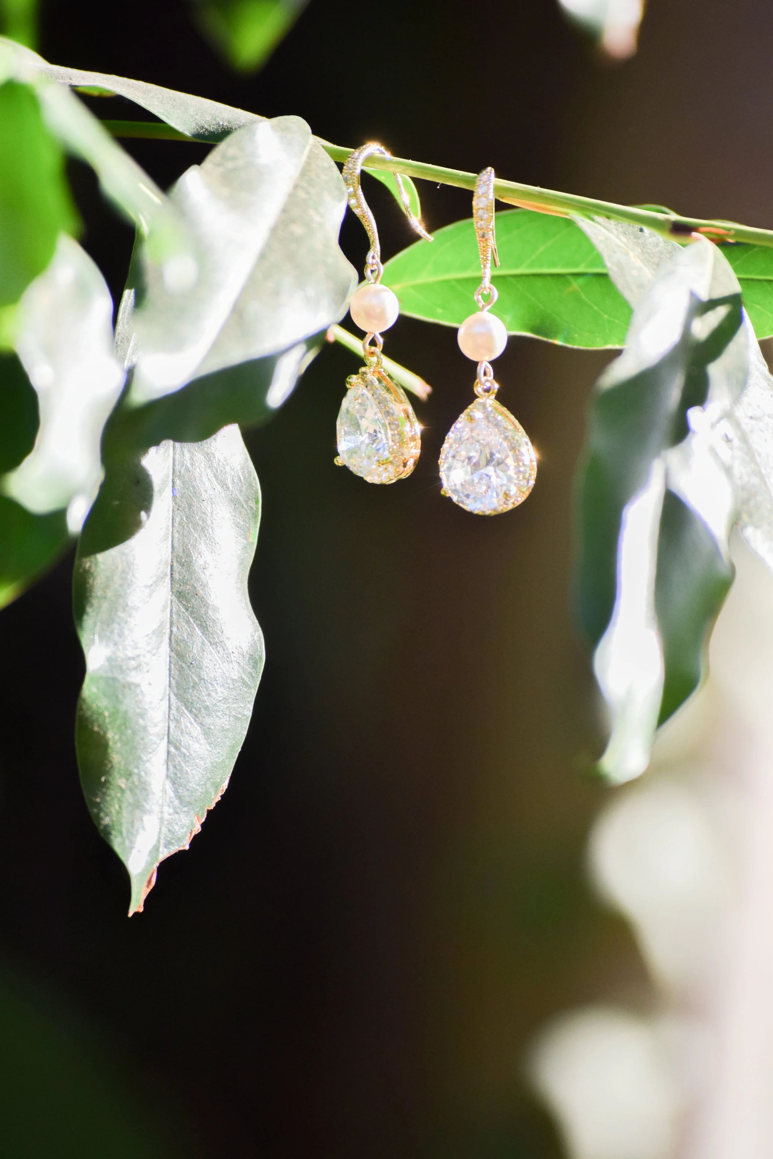 Gold + Pearl Bridal Jewelry Set by Estylo Jewelry
