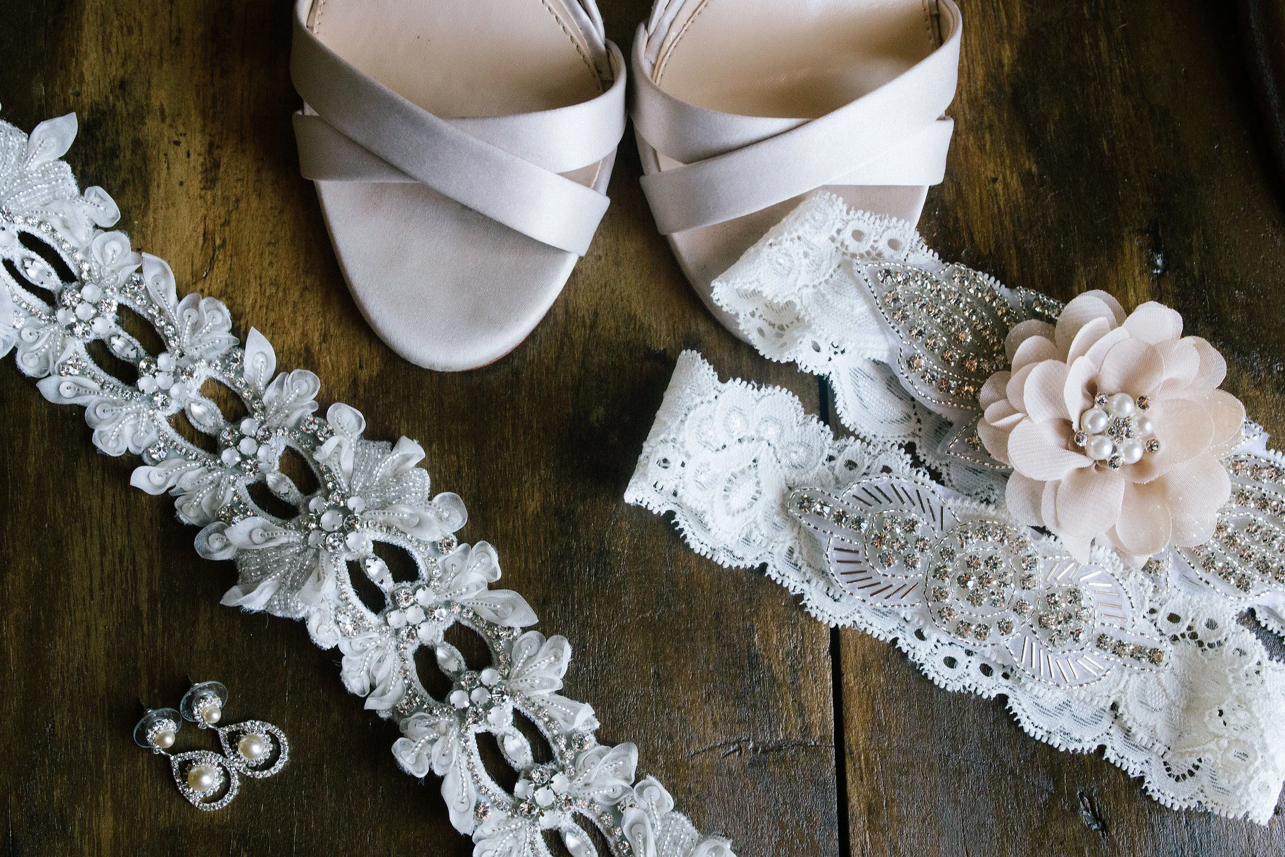 A Rustic Mallard's Croft Mississippi Wedding - Smash Studios Photography