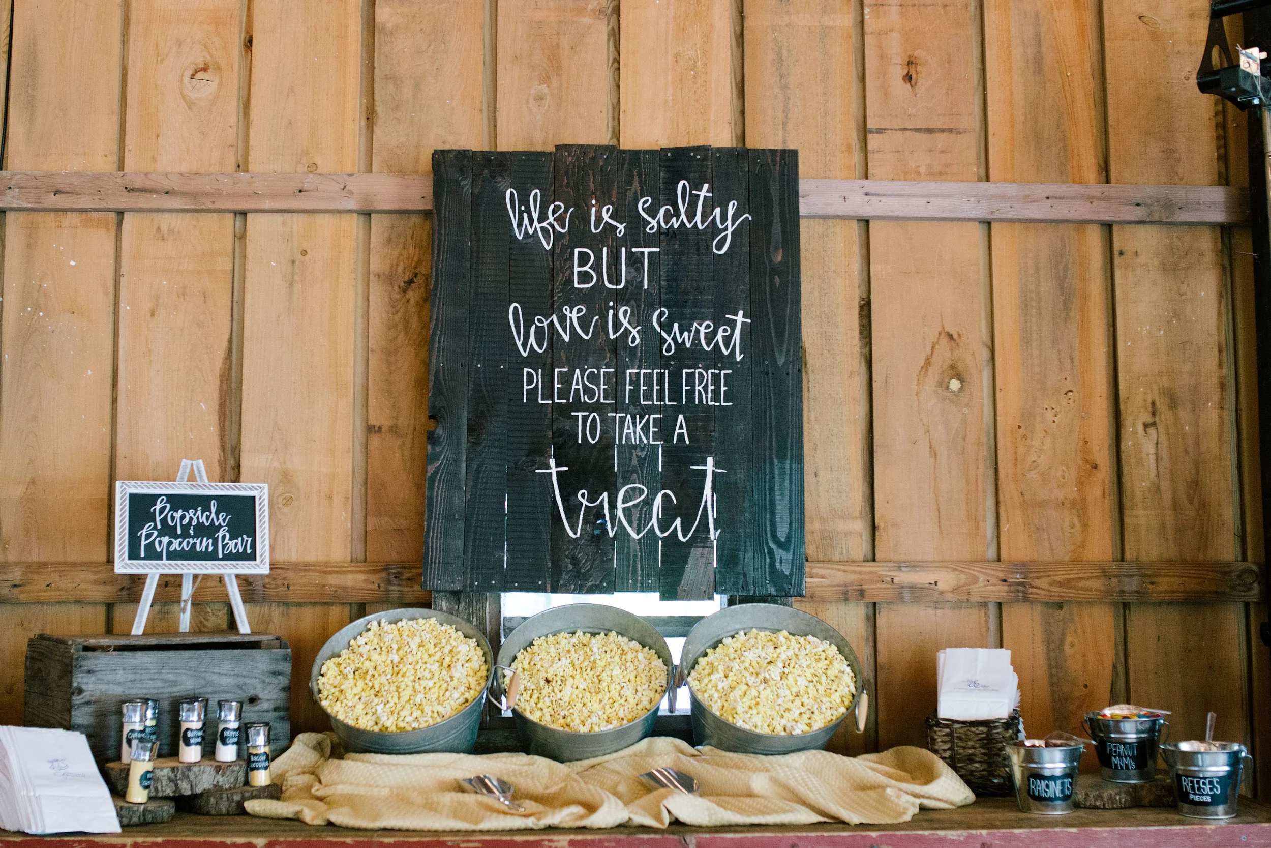 A Rustic Mallard's Croft Mississippi Wedding - Smash Studios Photography