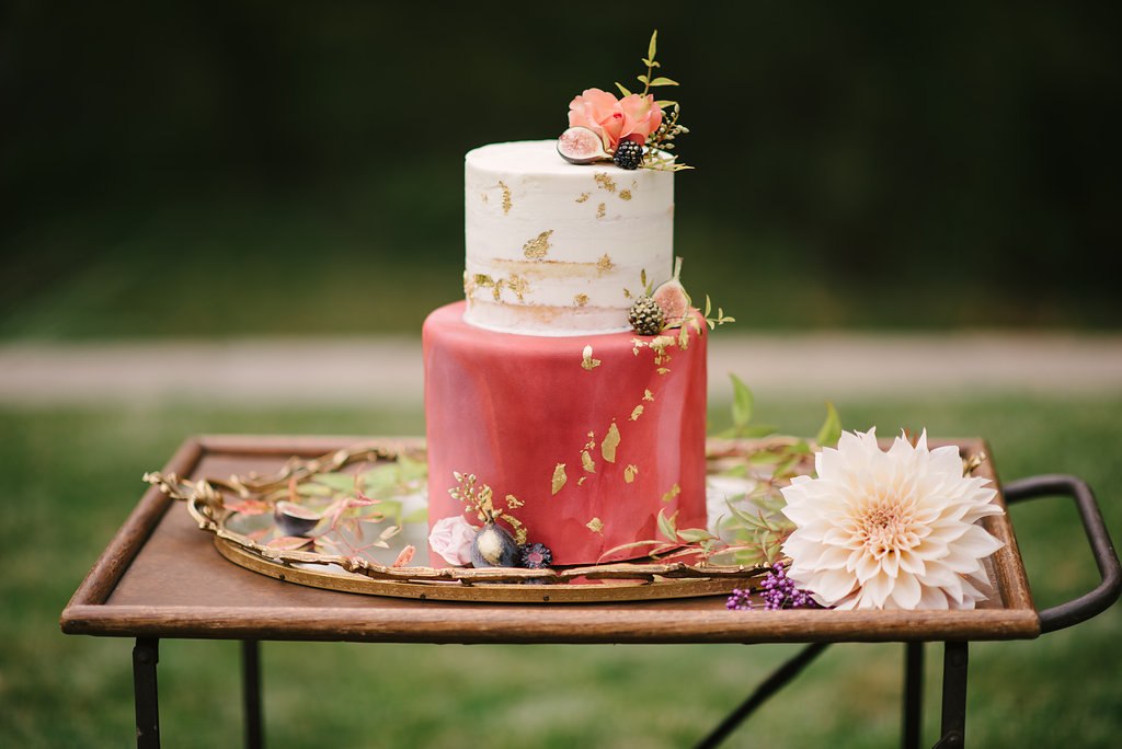 STYLED WEDDING SHOOT | A Romantic Vintage Fall Wedding