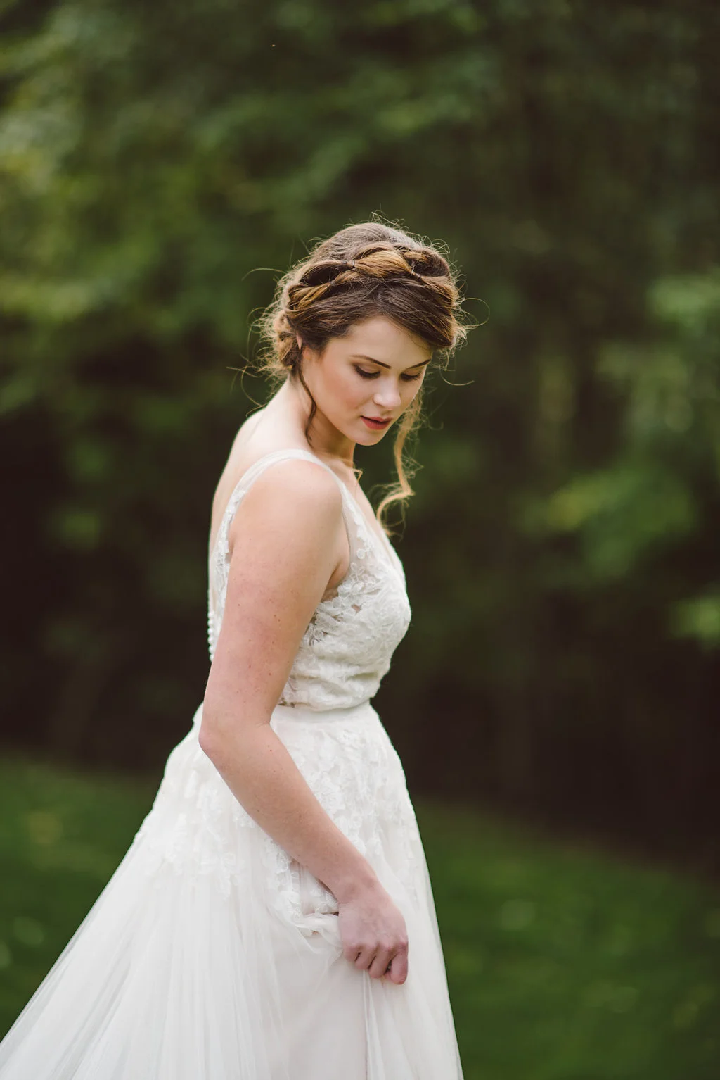 BHLDN Reagan Wedding Dress - Fall Wedding Bouquet - Vintage Bridal Hairstyle - STYLED WEDDING SHOOT | A Romantic Vintage Fall Wedding