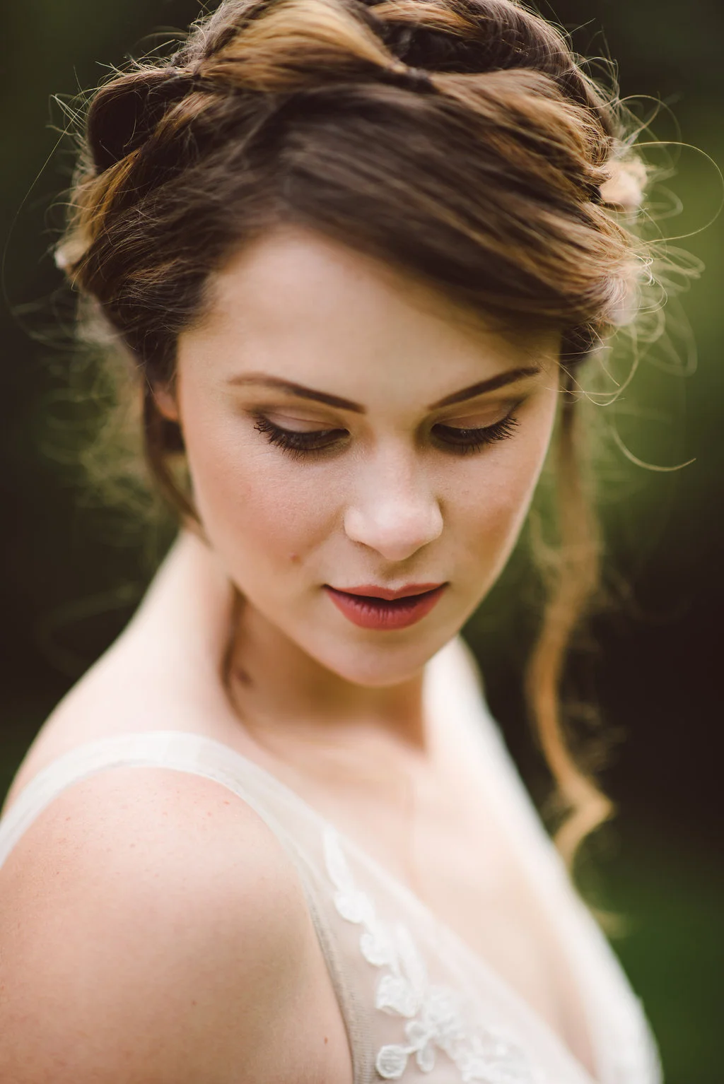 BHLDN Reagan Wedding Dress - Fall Wedding Bouquet - Vintage Bridal Hairstyle - STYLED WEDDING SHOOT | A Romantic Vintage Fall Wedding