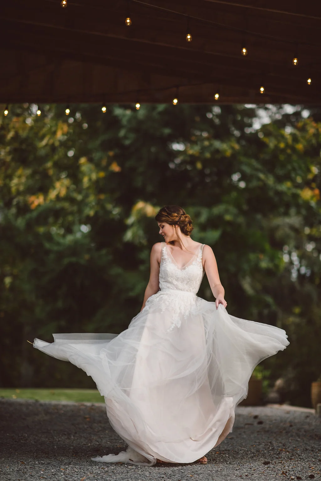 BHLDN Reagan Wedding Dress - Fall Wedding Bouquet - Vintage Bridal Hairstyle - STYLED WEDDING SHOOT | A Romantic Vintage Fall Wedding