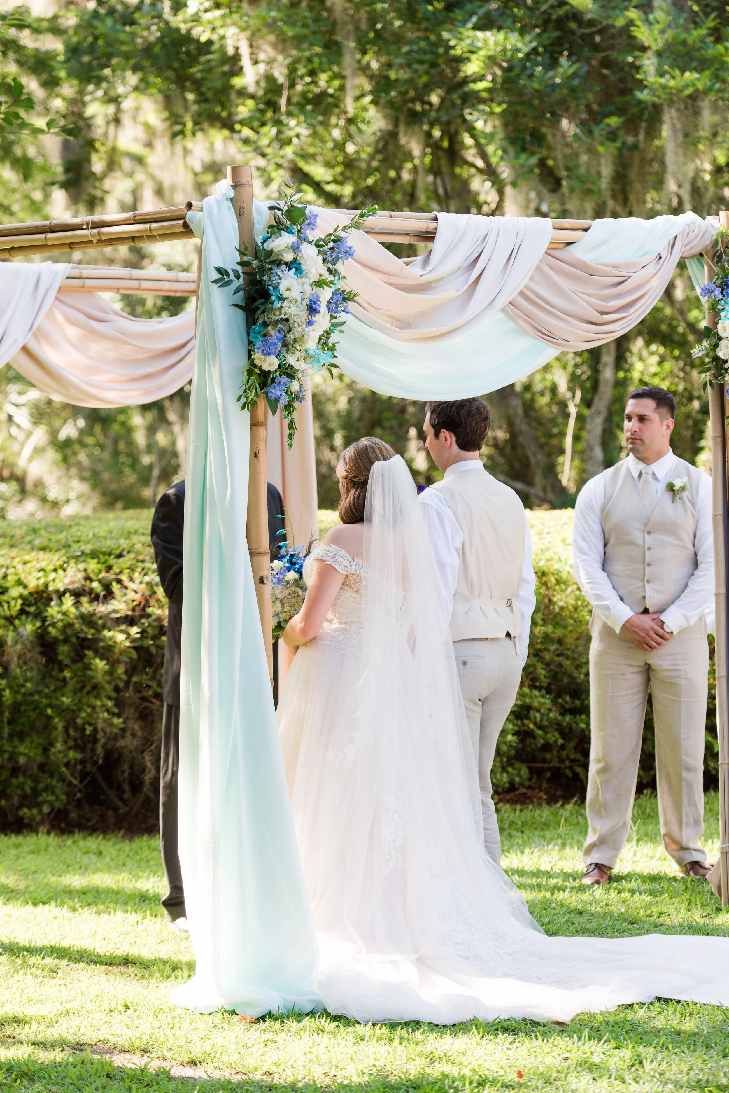A Charleston Magnolia Plantation Peacock Wedding - Meredith Ryncarz Photography