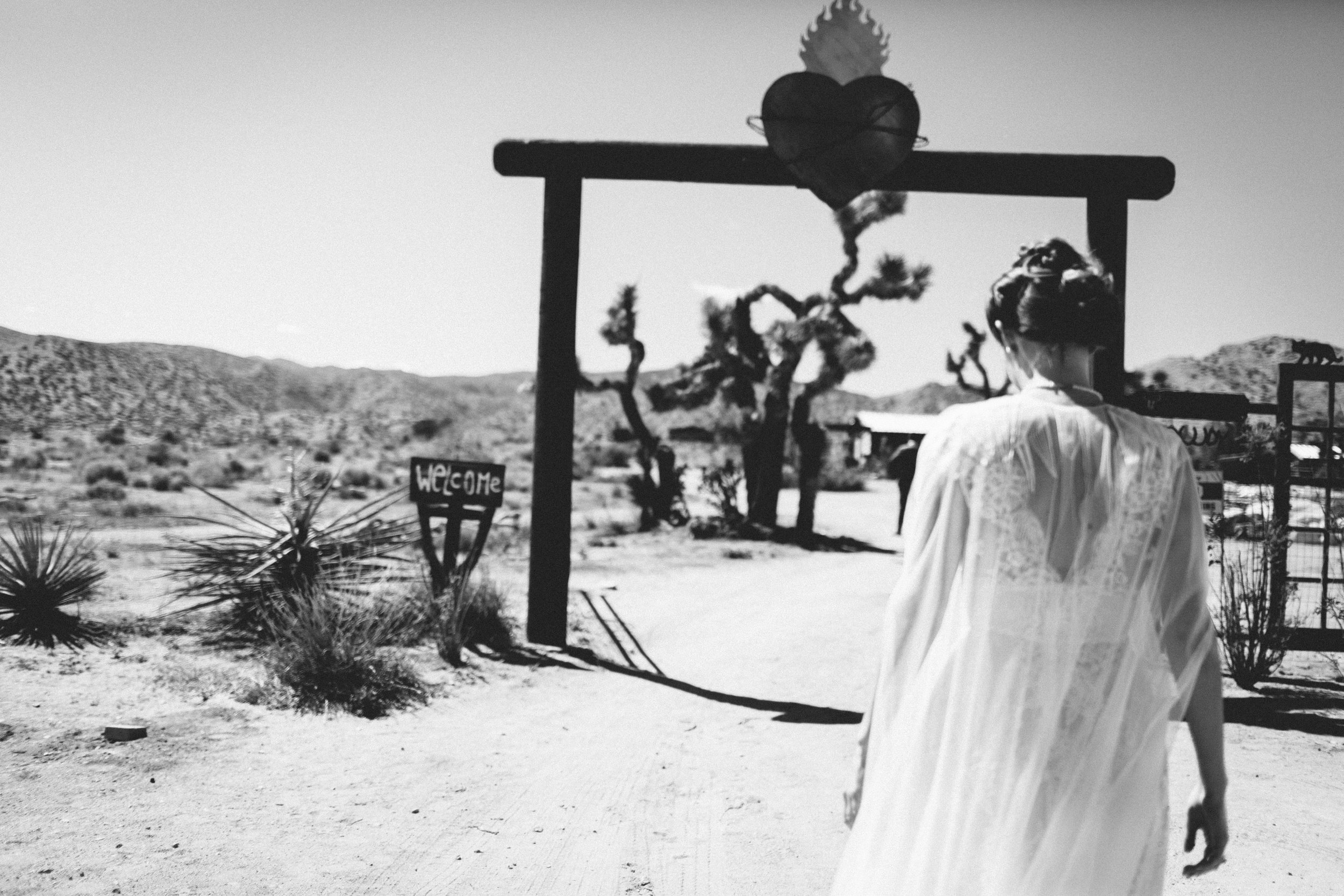 A Rimrock Ranch Bohemian Wedding (with baby goats!) - Westlund Photography