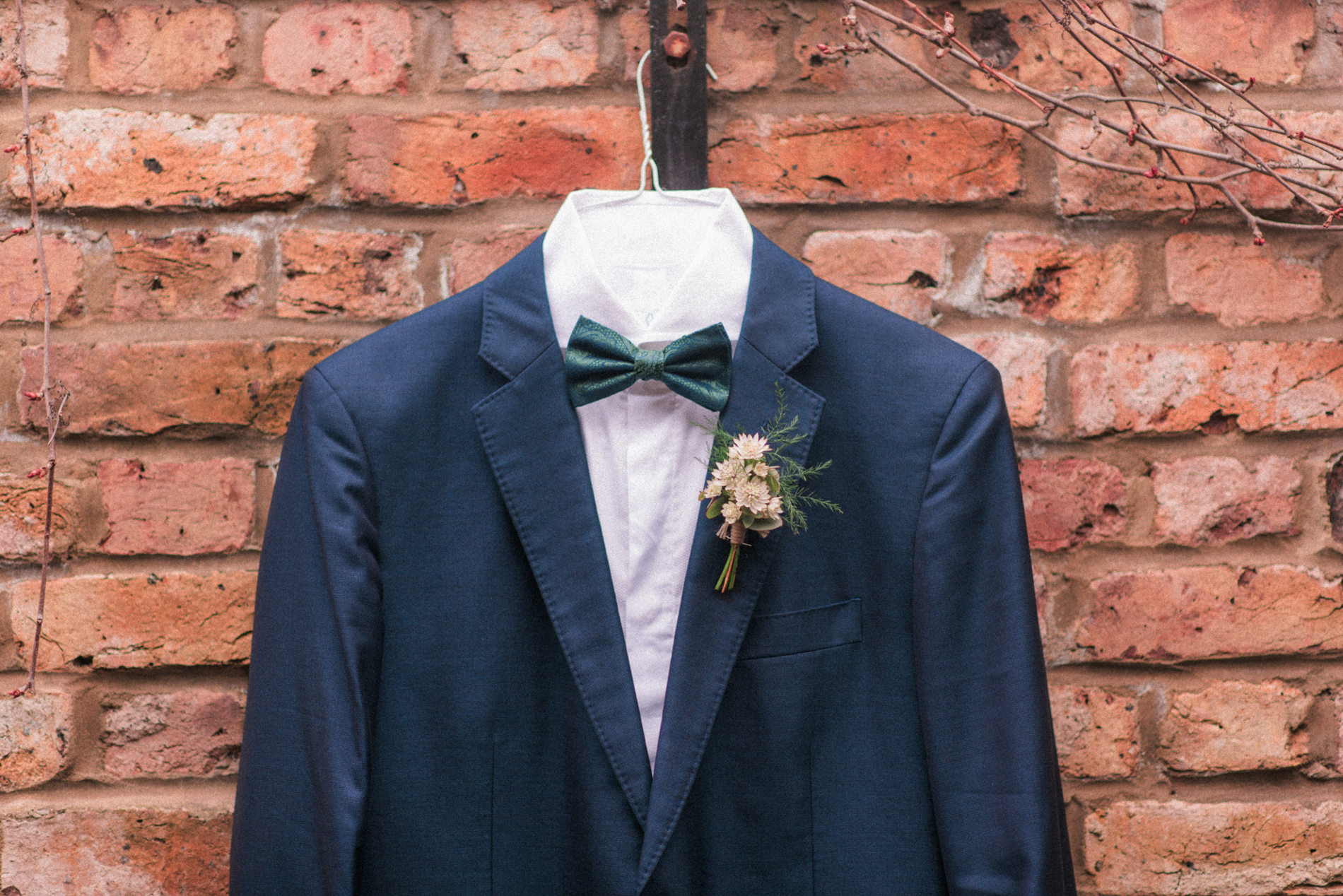 Navy Groom's Suit - A Styled London Elopement - Adriana Morais Fotografia