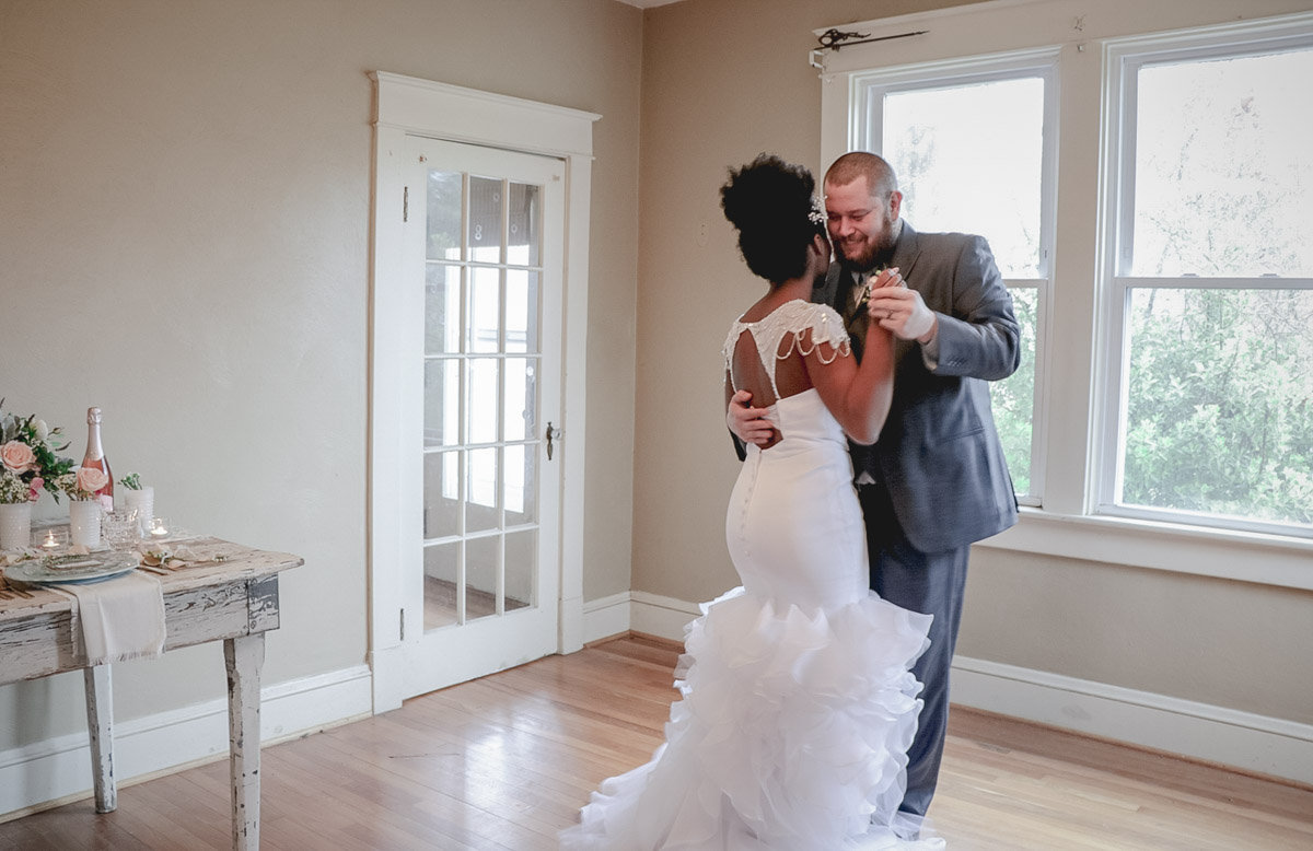 Chesapeake, Virginia Wedding Styled Shoot - Tashena Shaw Photography -- Wedding Blog-The Overwhelmed Bride