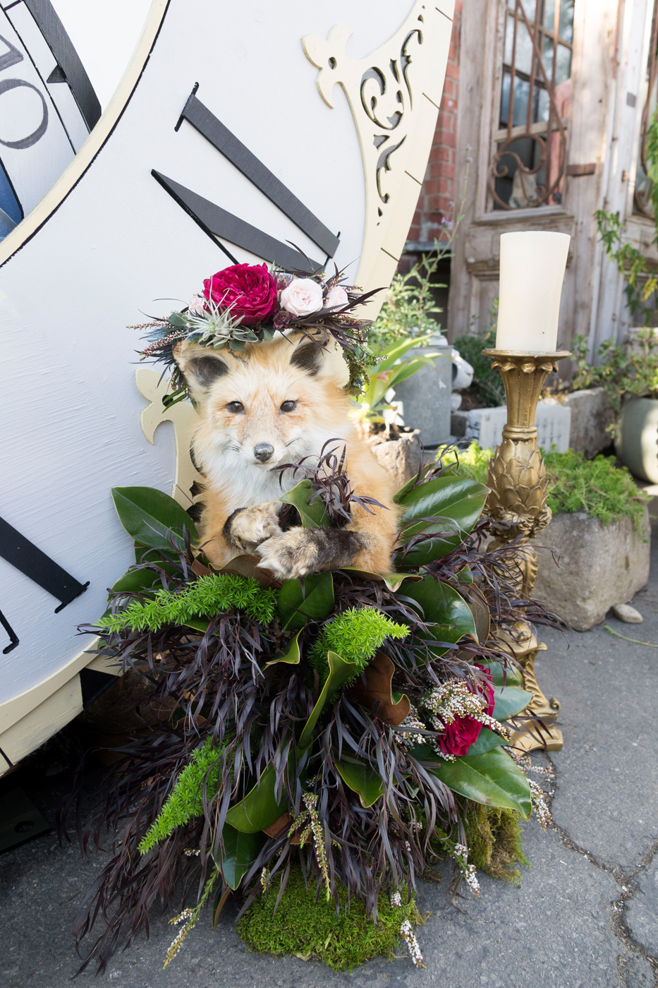 Classy Halloween Wedding Inspiration- A Moody Vintage-Victorian Inspired Styled Wedding  -- Wedding Blog