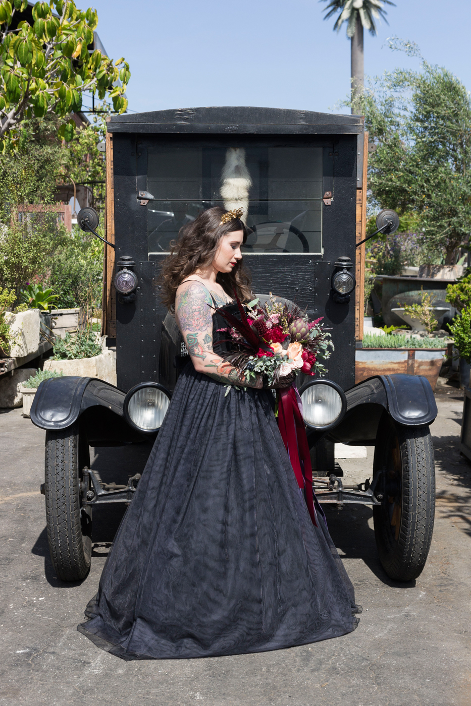 Classy Halloween Wedding Inspiration- A Moody Vintage-Victorian Inspired Styled Wedding  -- Wedding Blog