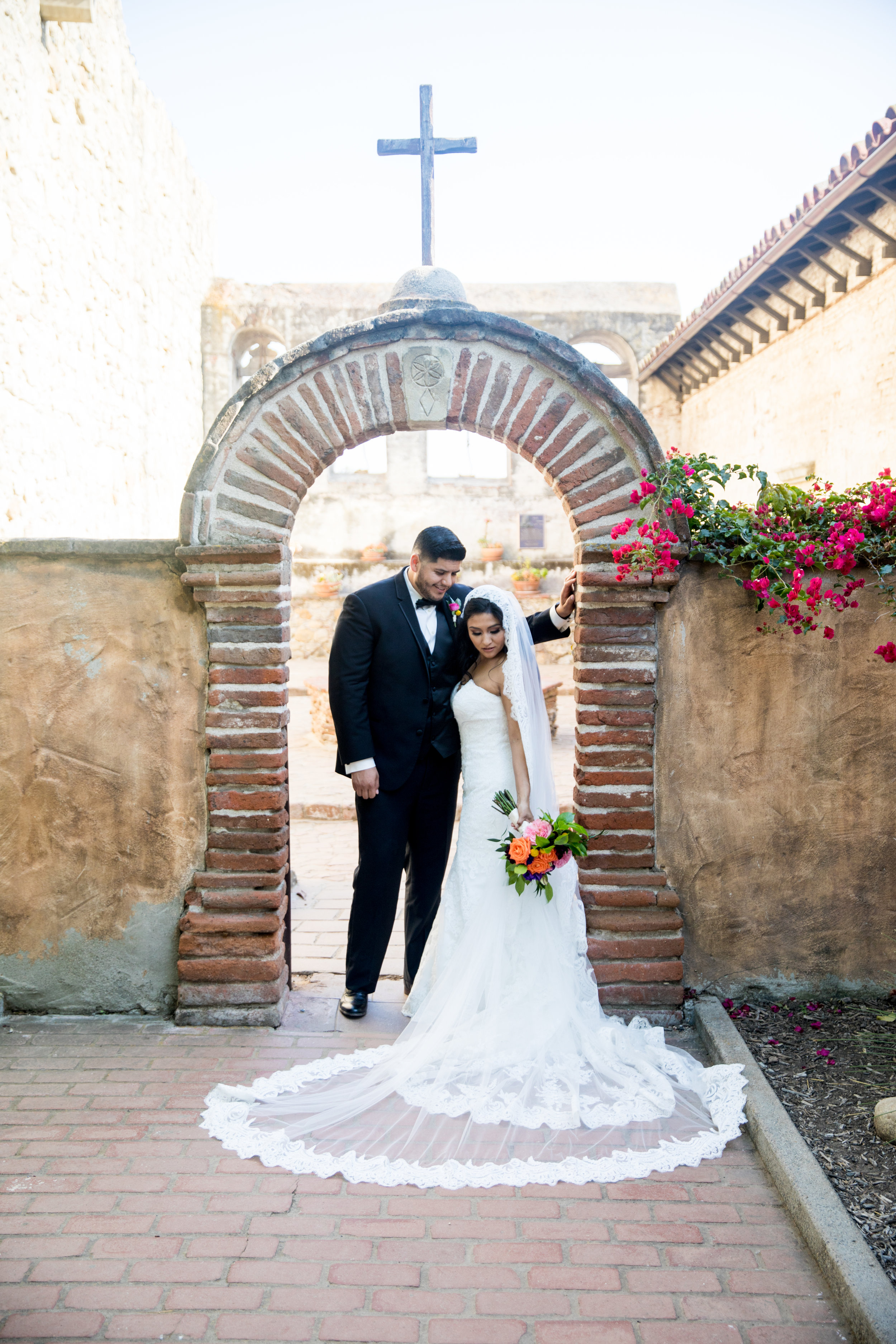 Vibrant, Colorful Franciscan Gardens Wedding - San Juan Capistrano Wedding - Wedding Blog - The Overwhelmed Bride