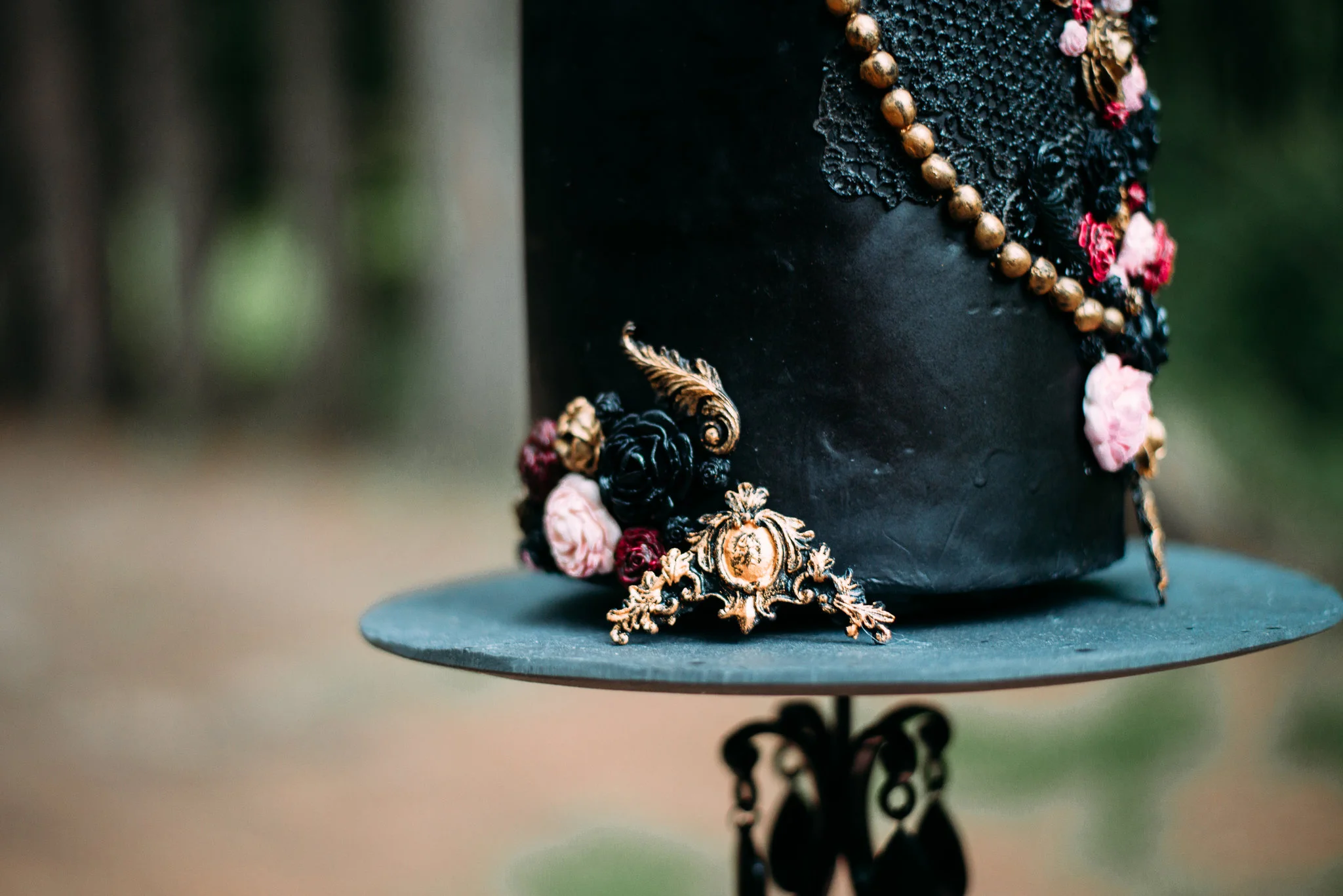 Black Wedding Cake - Moody Wedding - Black Lace Wedding Dress - Moody Pink + White Wedding Bouquet -- Wedding Blog - The Overwhelmed Bride