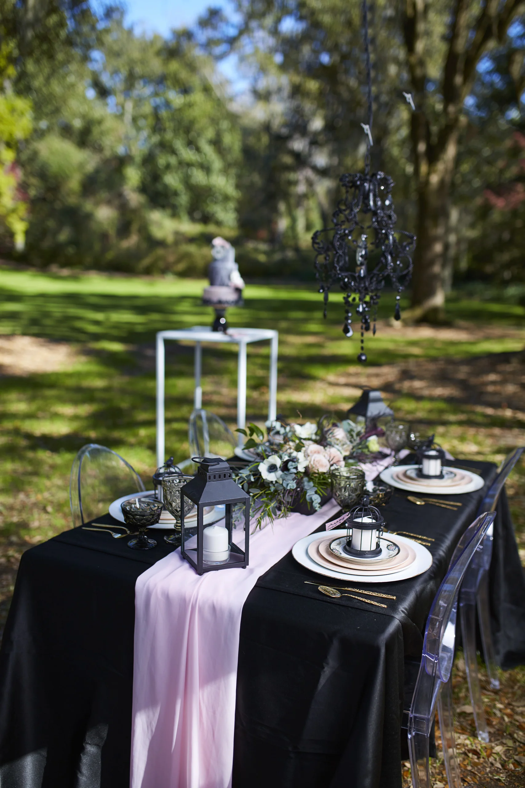 A Black, Blush + Gold Styled Garden Wedding -- Marcus Anthony Photography -- Wedding Blog-The Overwhelmed Bride