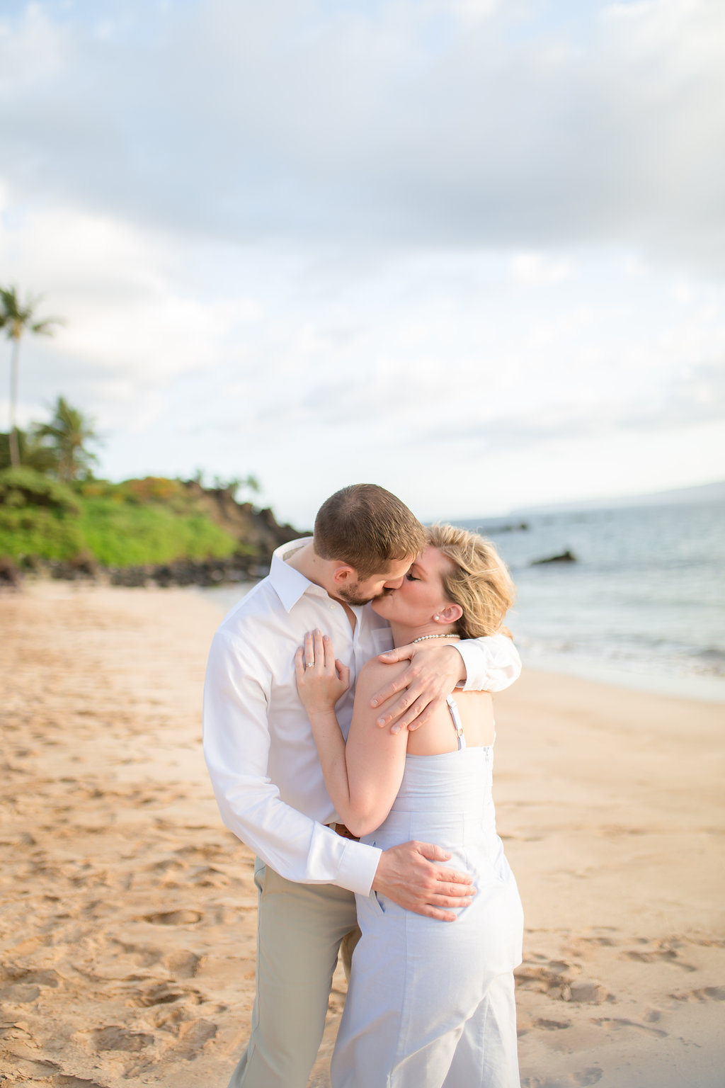 Maui Beach Engagement Photos - Vanessa Hicks Photography -- Wedding Blog - The Overwhelmed Bride