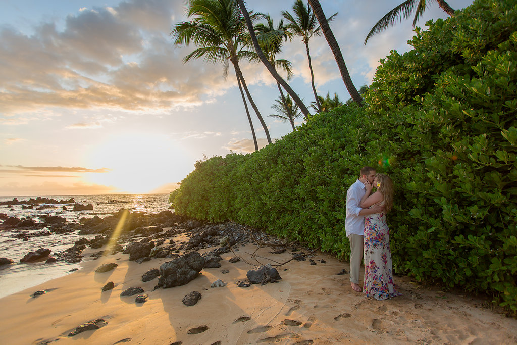 Maui Beach Engagement Photos - Vanessa Hicks Photography -- Wedding Blog - The Overwhelmed Bride