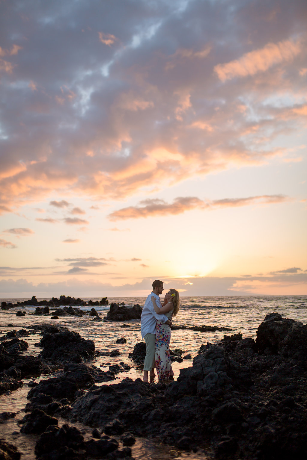 Maui Beach Engagement Photos - Vanessa Hicks Photography -- Wedding Blog - The Overwhelmed Bride