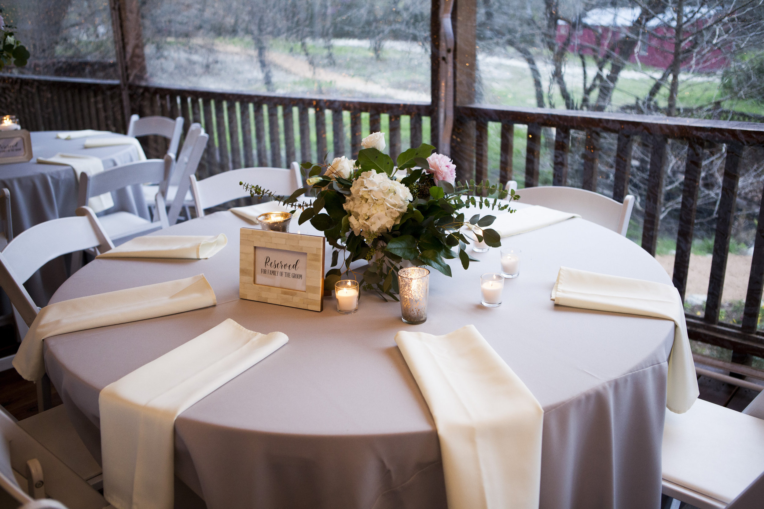 Classic Avalon Legacy Ranch Texas Wedding -- Elizabethan Wedding -- Wedding Blog - The Overwhelmed Bride